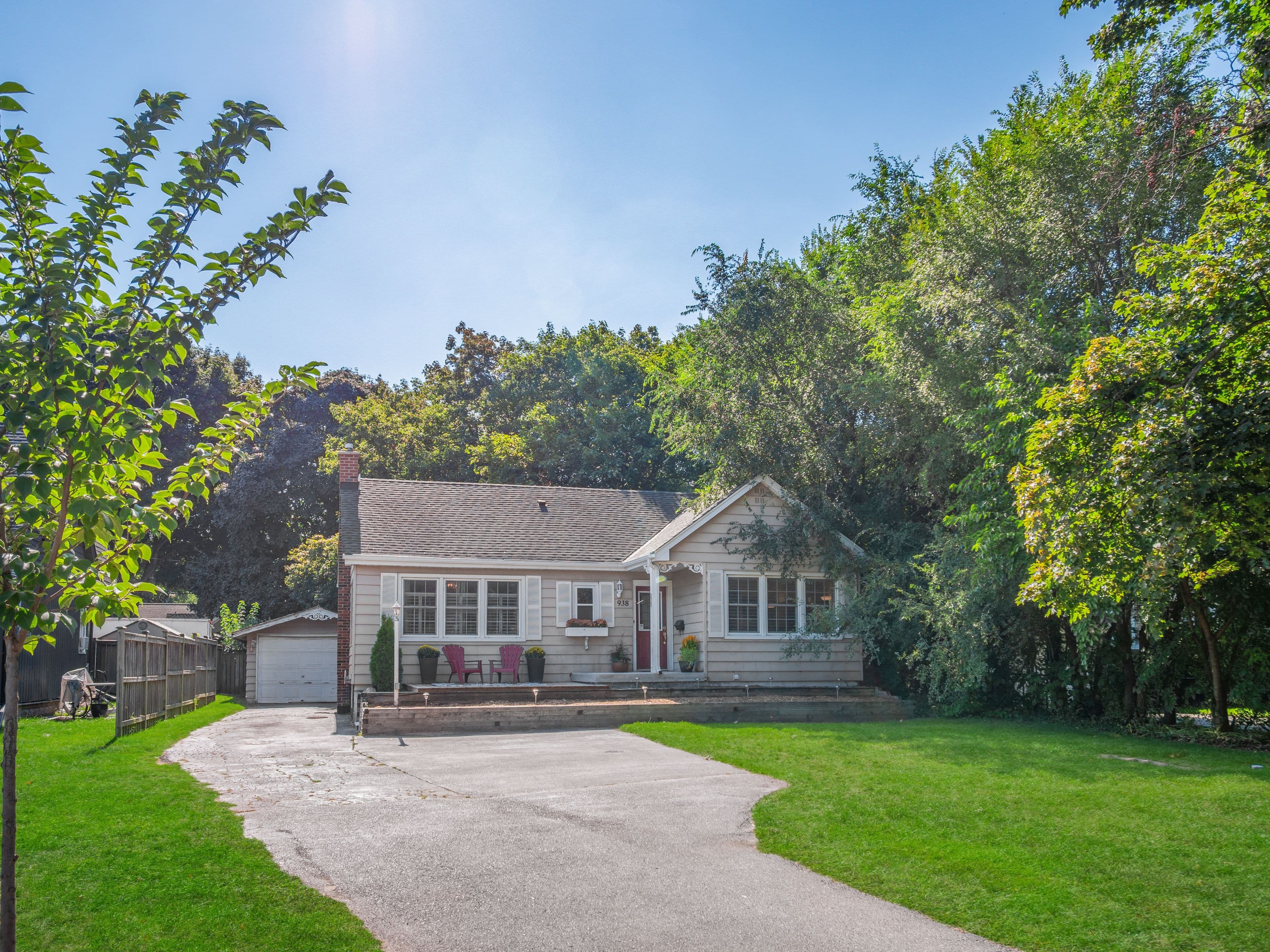 938 King Road, Burlington, ON L7T 3L3