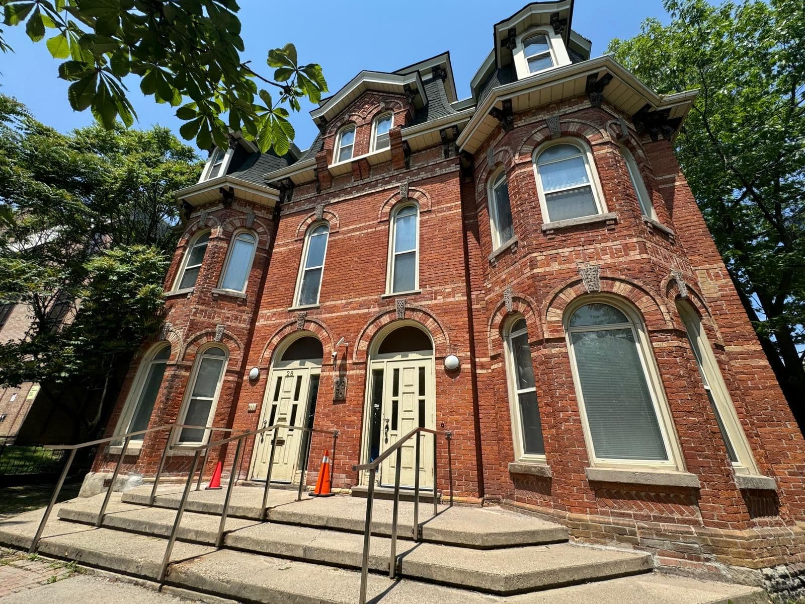 28 Cecil Street, Toronto C01, ON M5T 1N3