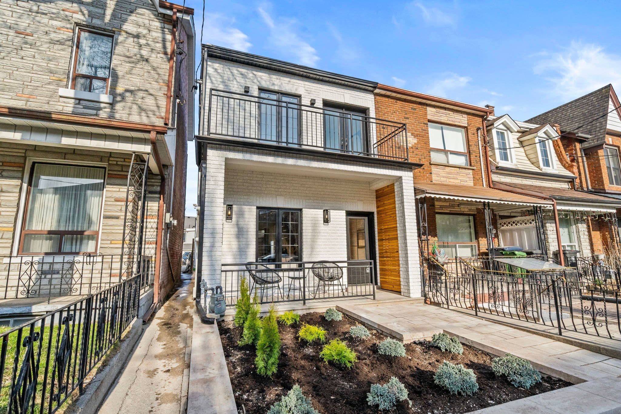 25 Coolmine Road, Toronto C01, ON M6J 3G1