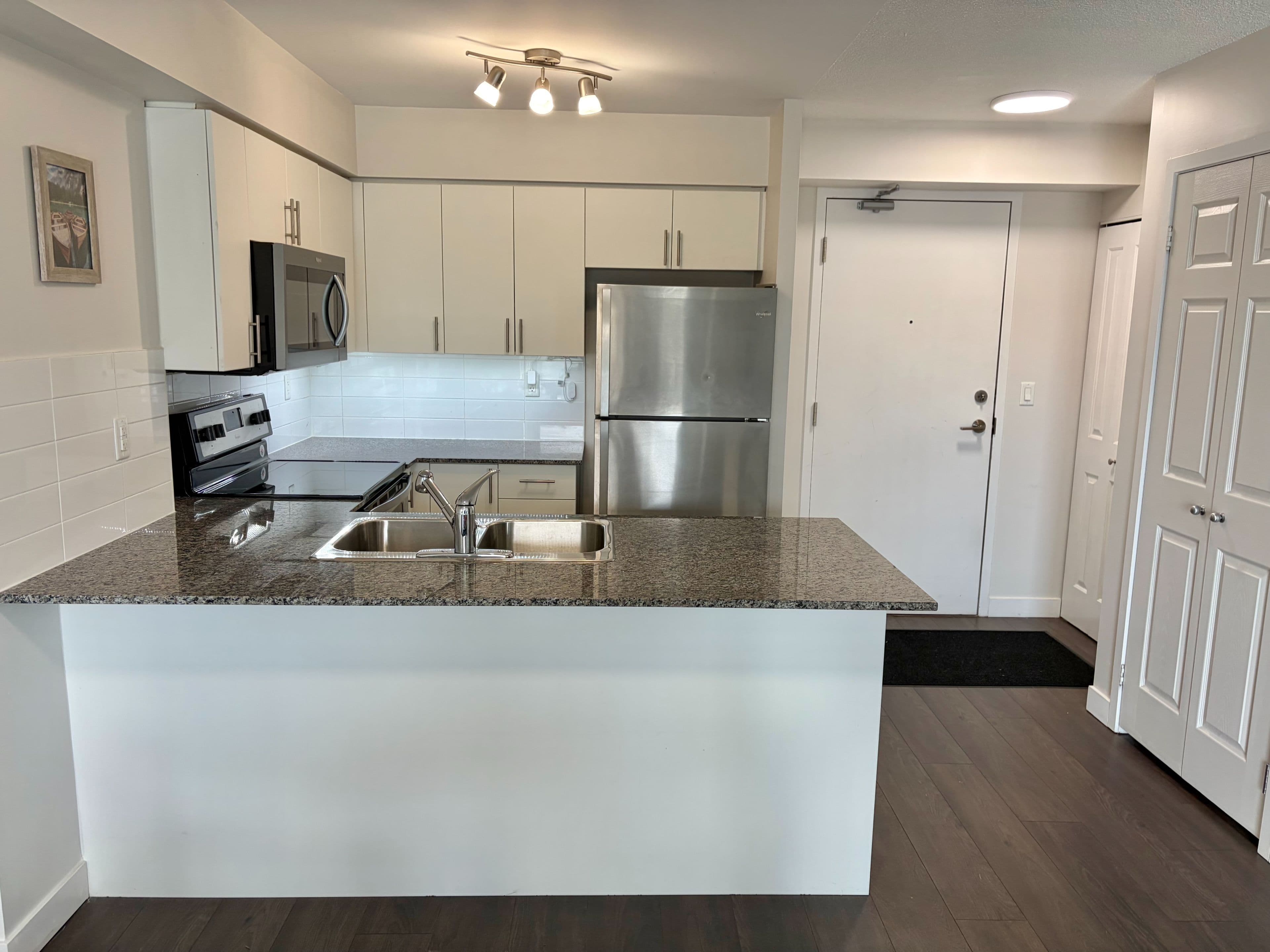 1410 Dupont Street 2308, Toronto W02, ON M6H 2B1