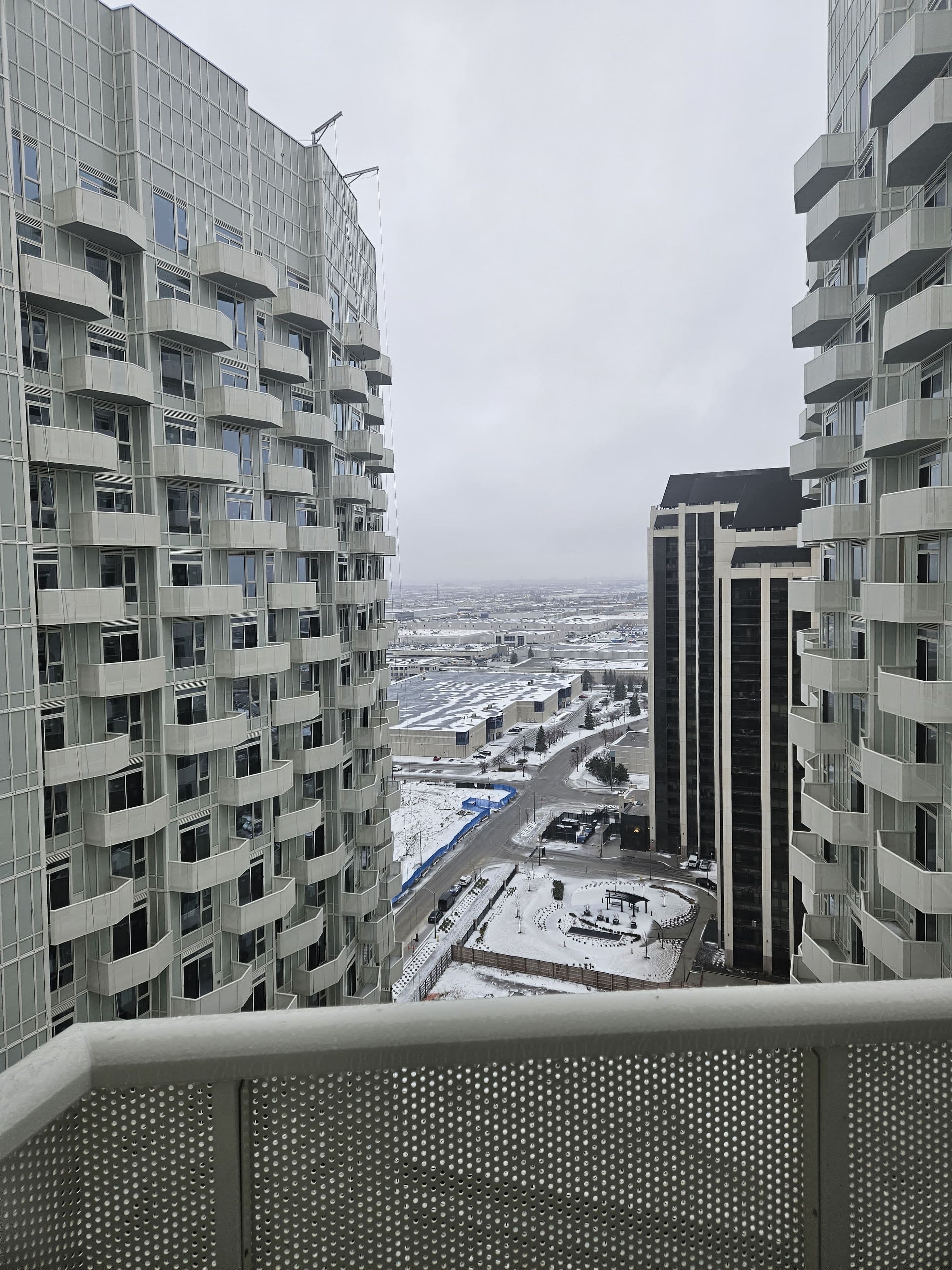 498 Caldari Road 2131, Vaughan, ON L4K 0R5