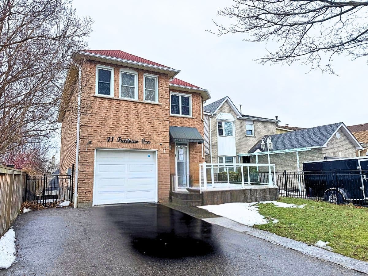 41 Fieldview Crescent, Whitby, ON L1N 8B5