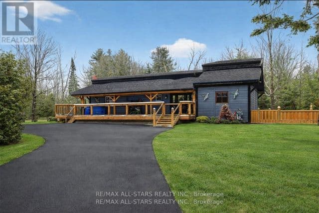 28 Pine Ridge Road, Kawartha Lakes, ON K0M 2L0