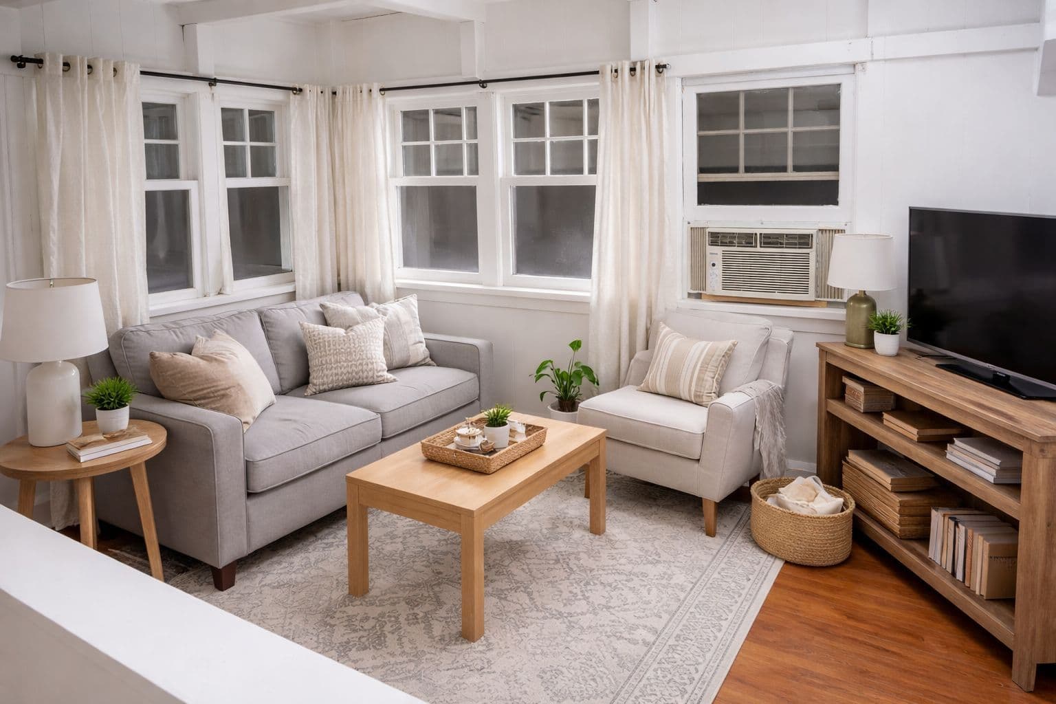 60 Long Branch Avenue 2, Toronto W06, ON M8W 3J2