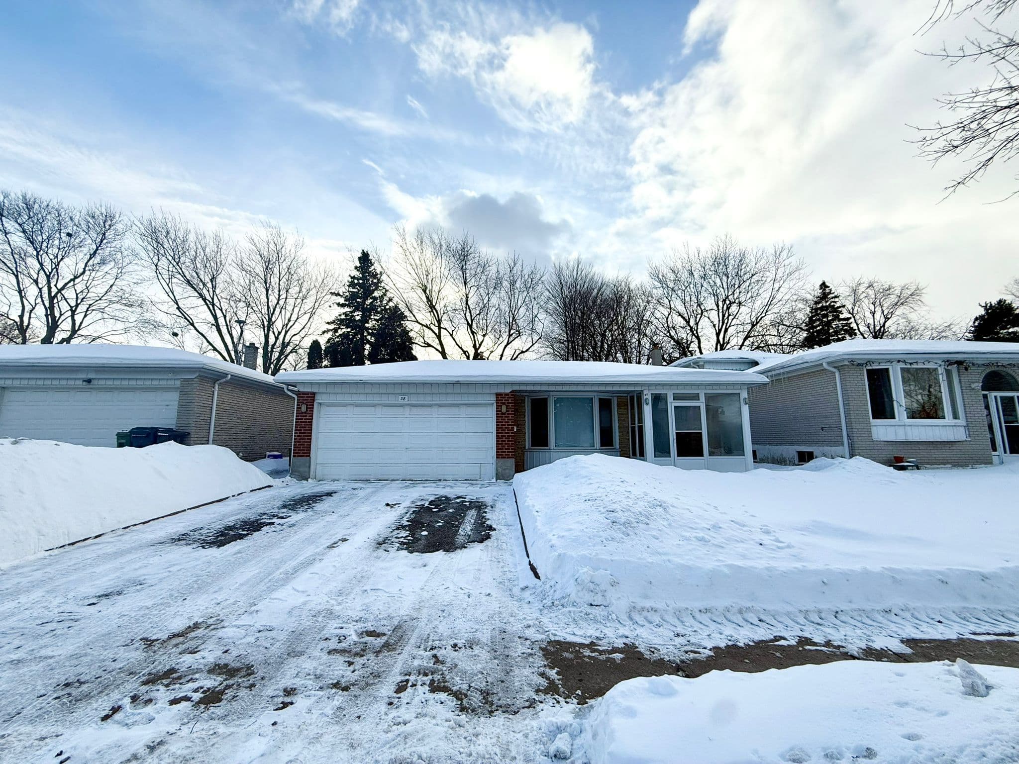 38 Deepdale Drive Lower, Toronto E07, ON M1S 2N5