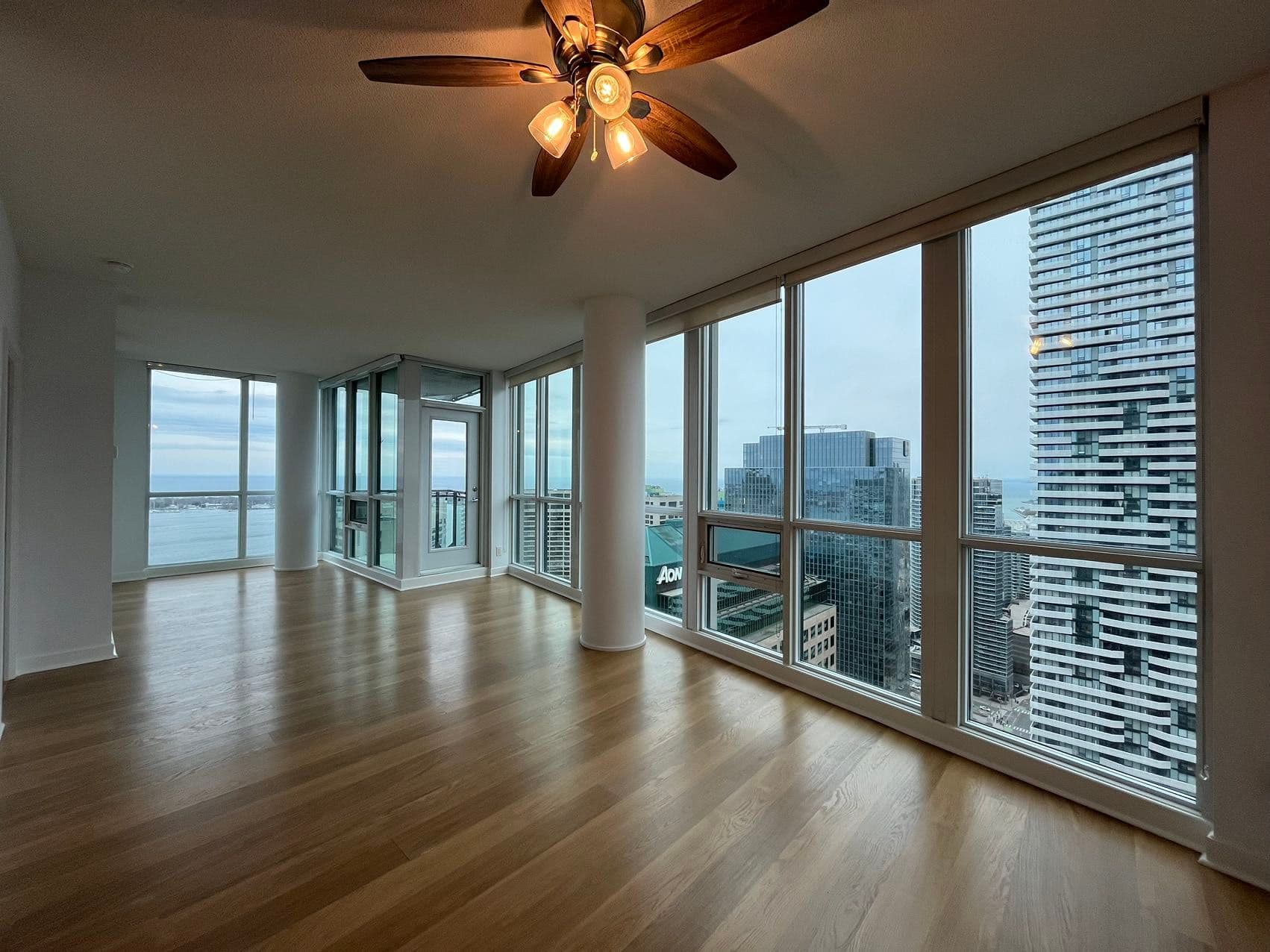 33 Bay Street 4112, Toronto C01, ON M5J 2Z3