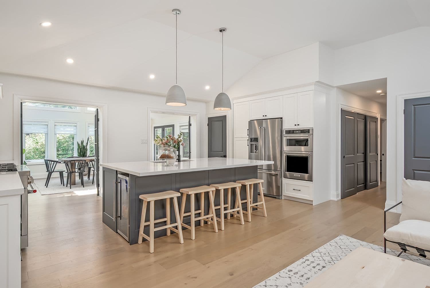 564 Maplehill Drive, Burlington, ON L7N 2W3