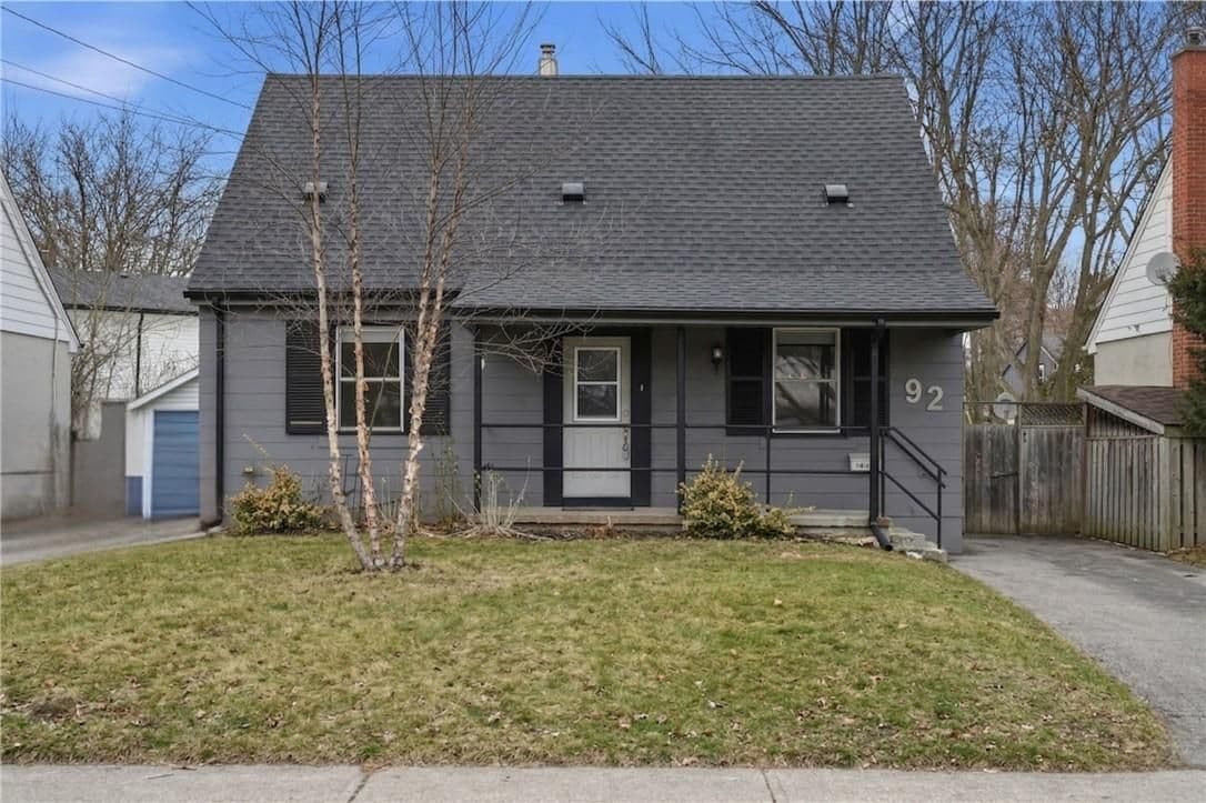 92 Gary Avenue, Hamilton, ON L8S 1Y5
