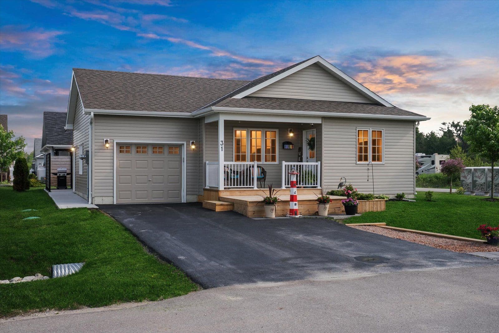 31 Reynolds Drive, Ramara, ON L3V 8K1