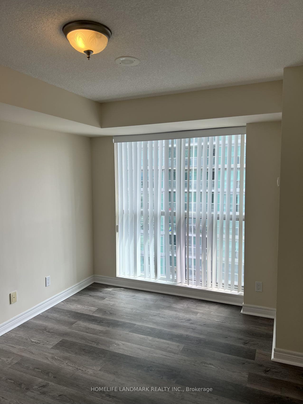 70 town centre Circuit 2107, Toronto E09, ON M1P 0B2