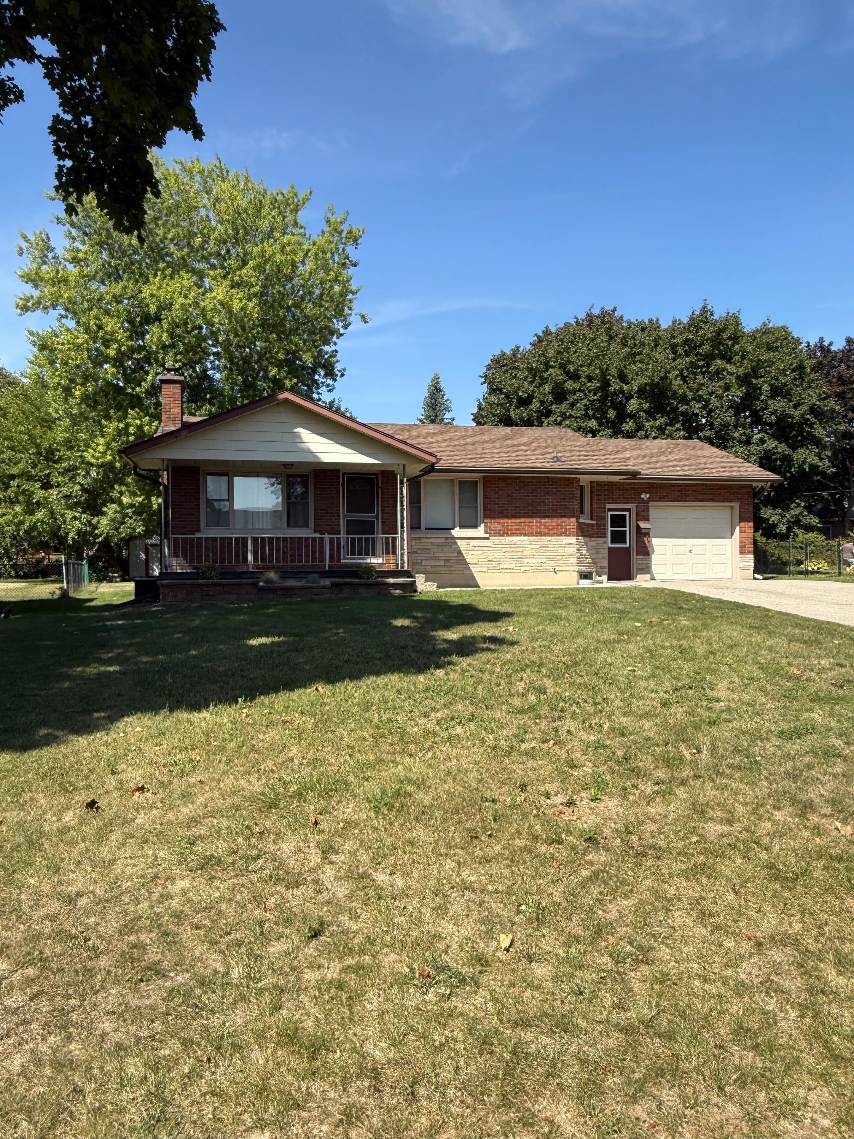 20 Fairfield Crescent, Tillsonburg, ON N4G 2B4