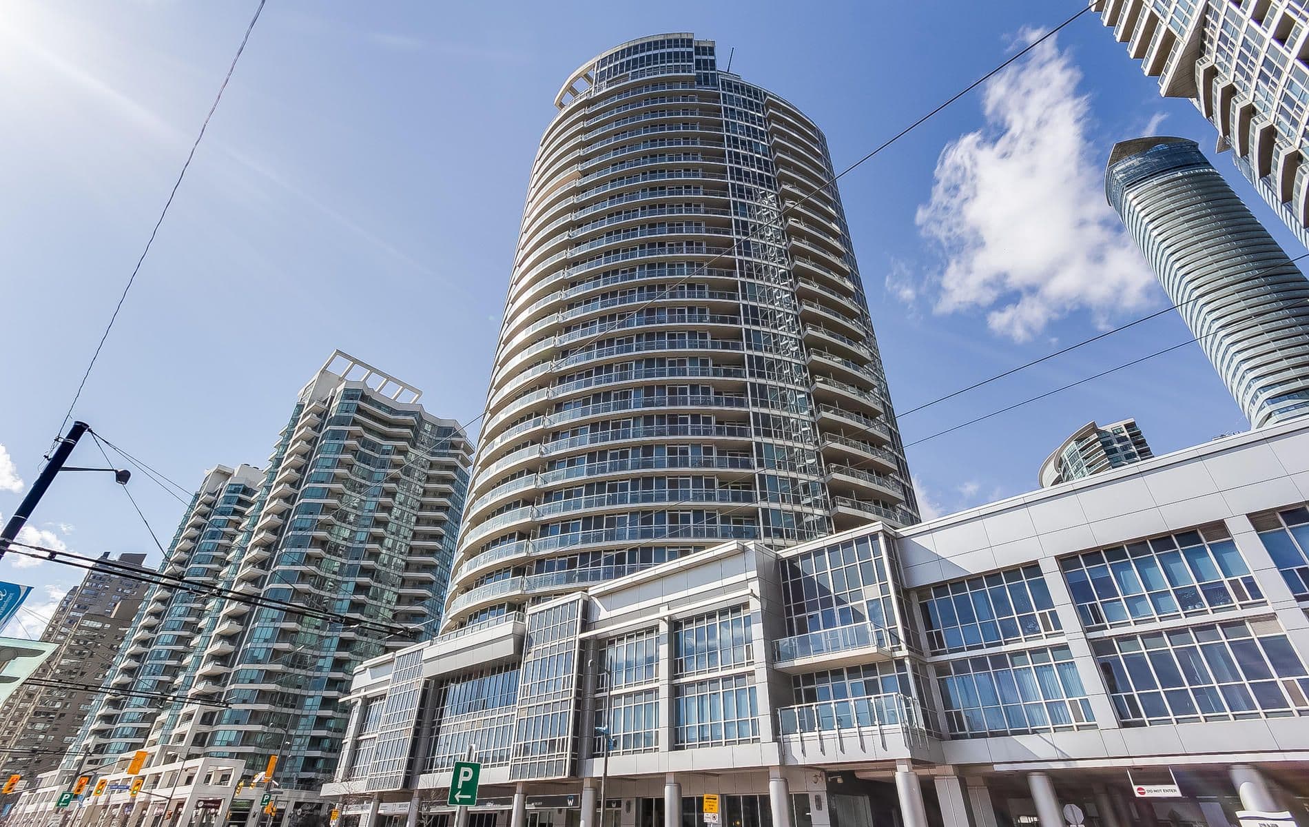 218 Queens Quay W 1612, Toronto C01, ON M5J 2Y6