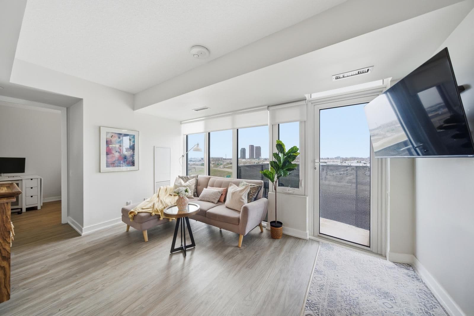 38 Monte Kwinter Court 807, Toronto C06, ON M3H 0E2