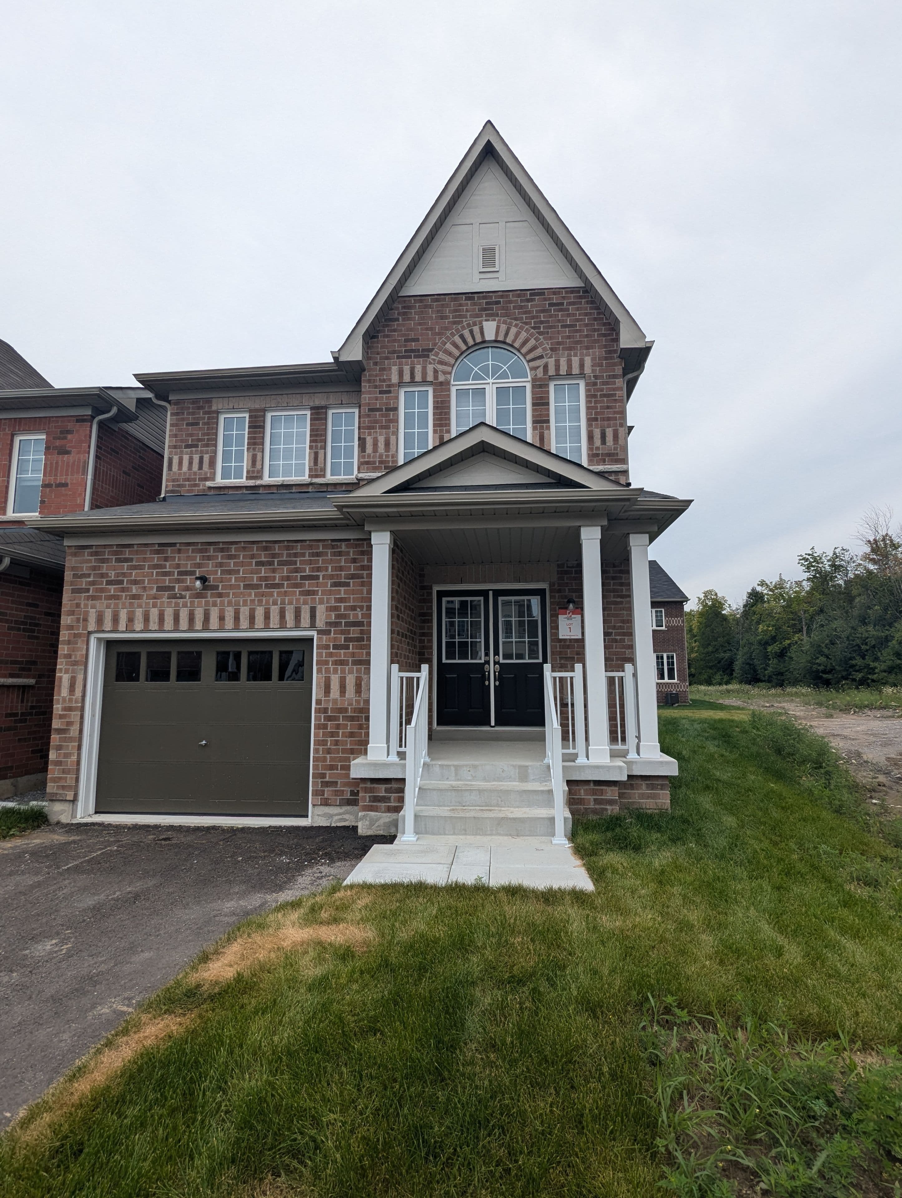 676 Fleetwood Drive, Oshawa, ON L1K 1A4