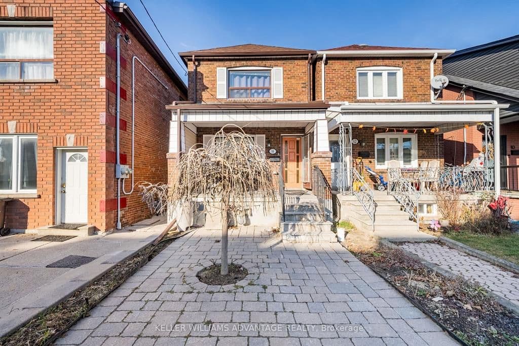 14 Innes Avenue 3, Toronto W03, ON M6E 1M8