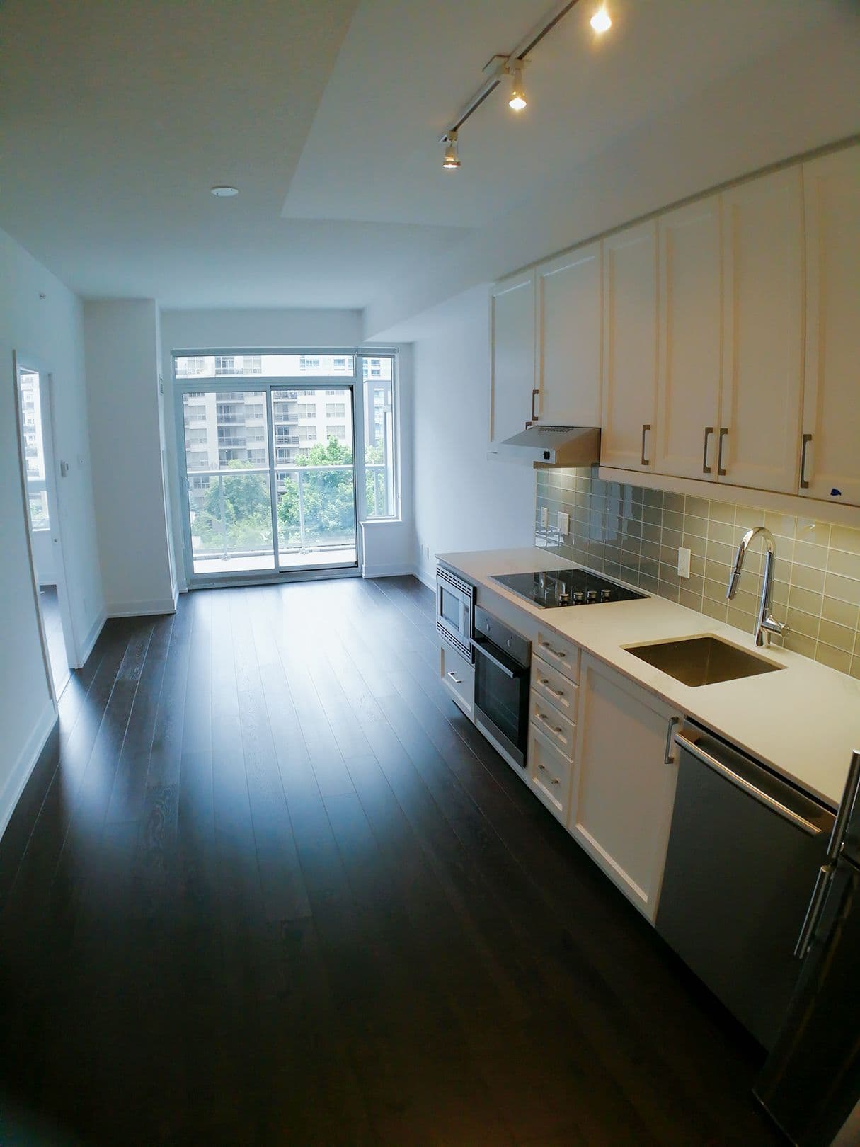 7 Kenaston Gardens 325, Toronto C15, ON M2K 0E9