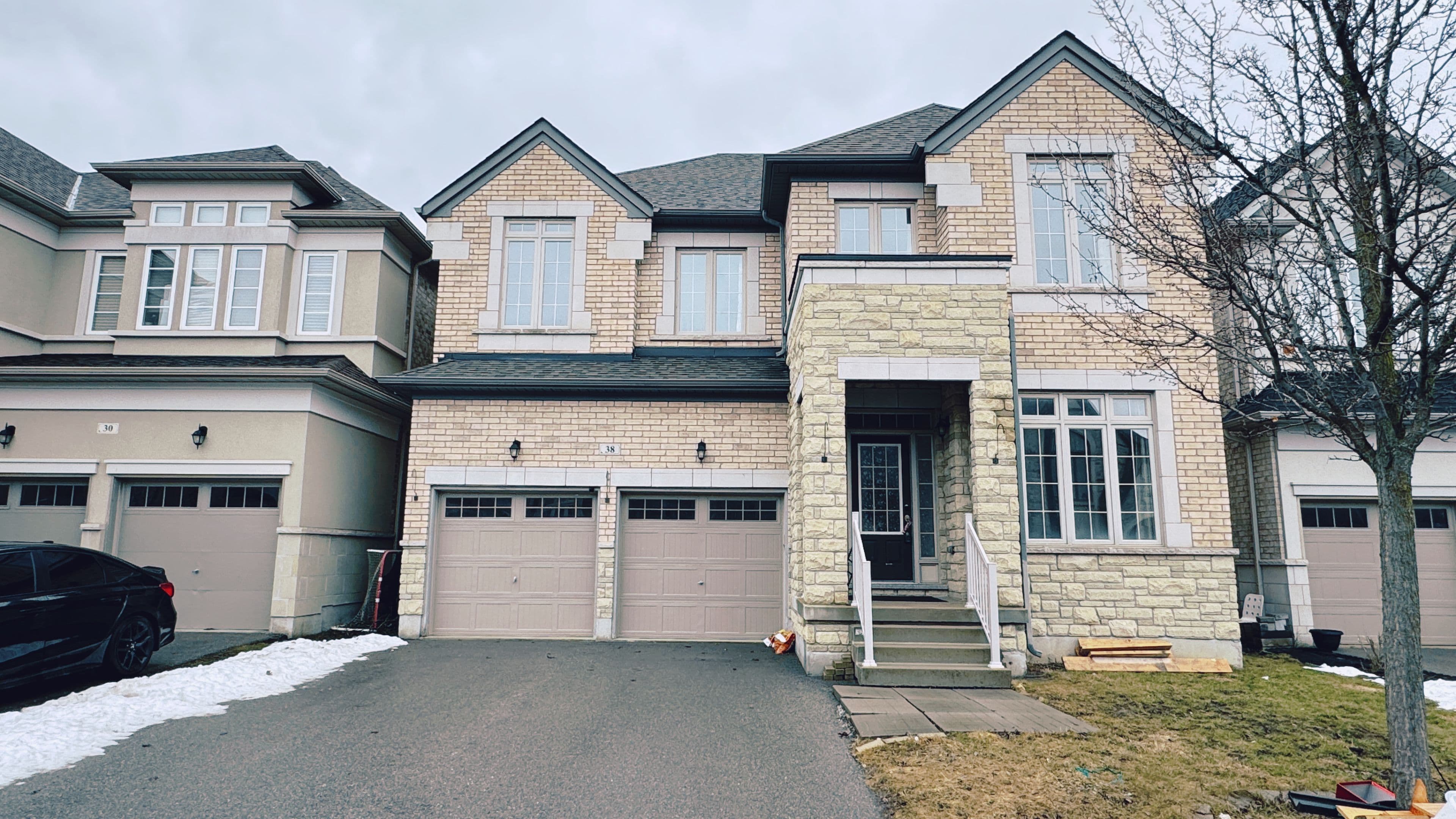 38 Roy Harper Avenue, Aurora, ON L4G 0V4