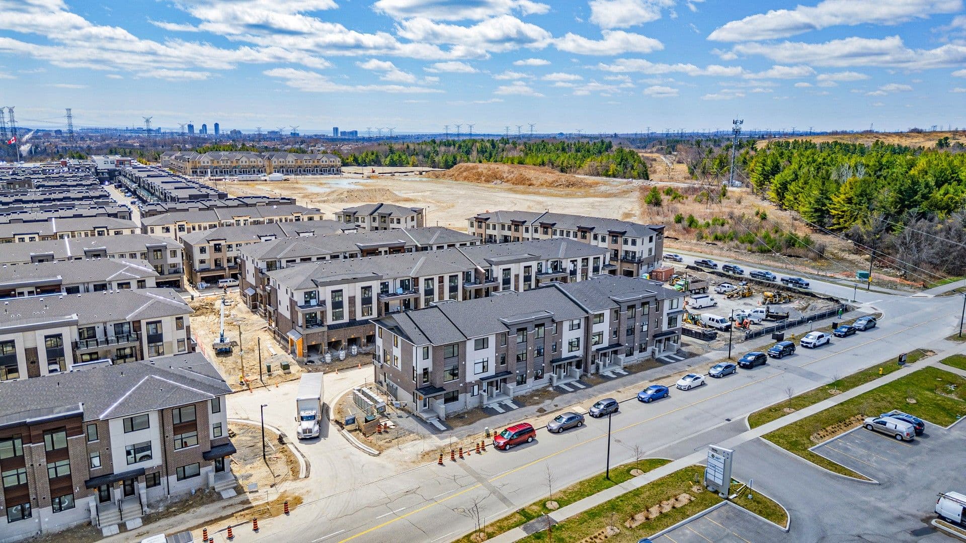 1695 Dersan Street 325, Pickering, ON L1V 2P8