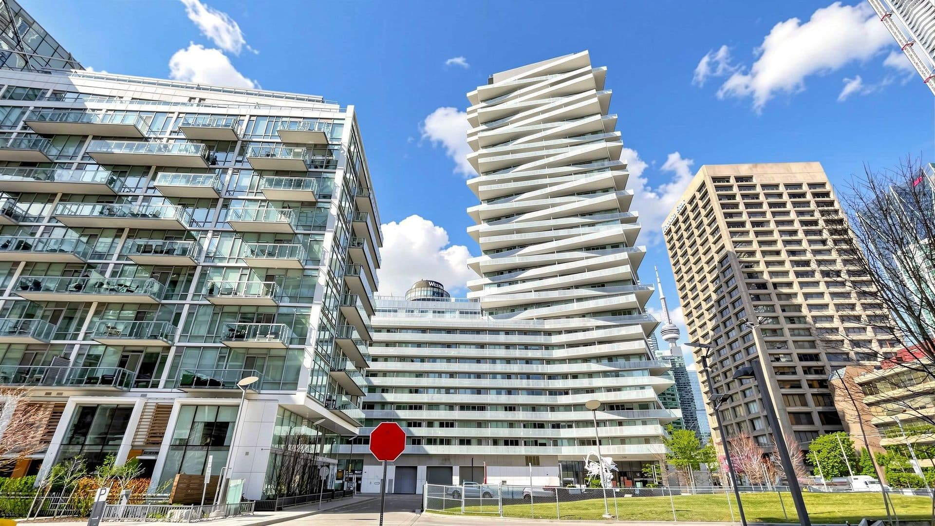 15 Queens Quay E 907, Toronto C08, ON M5E 0C5