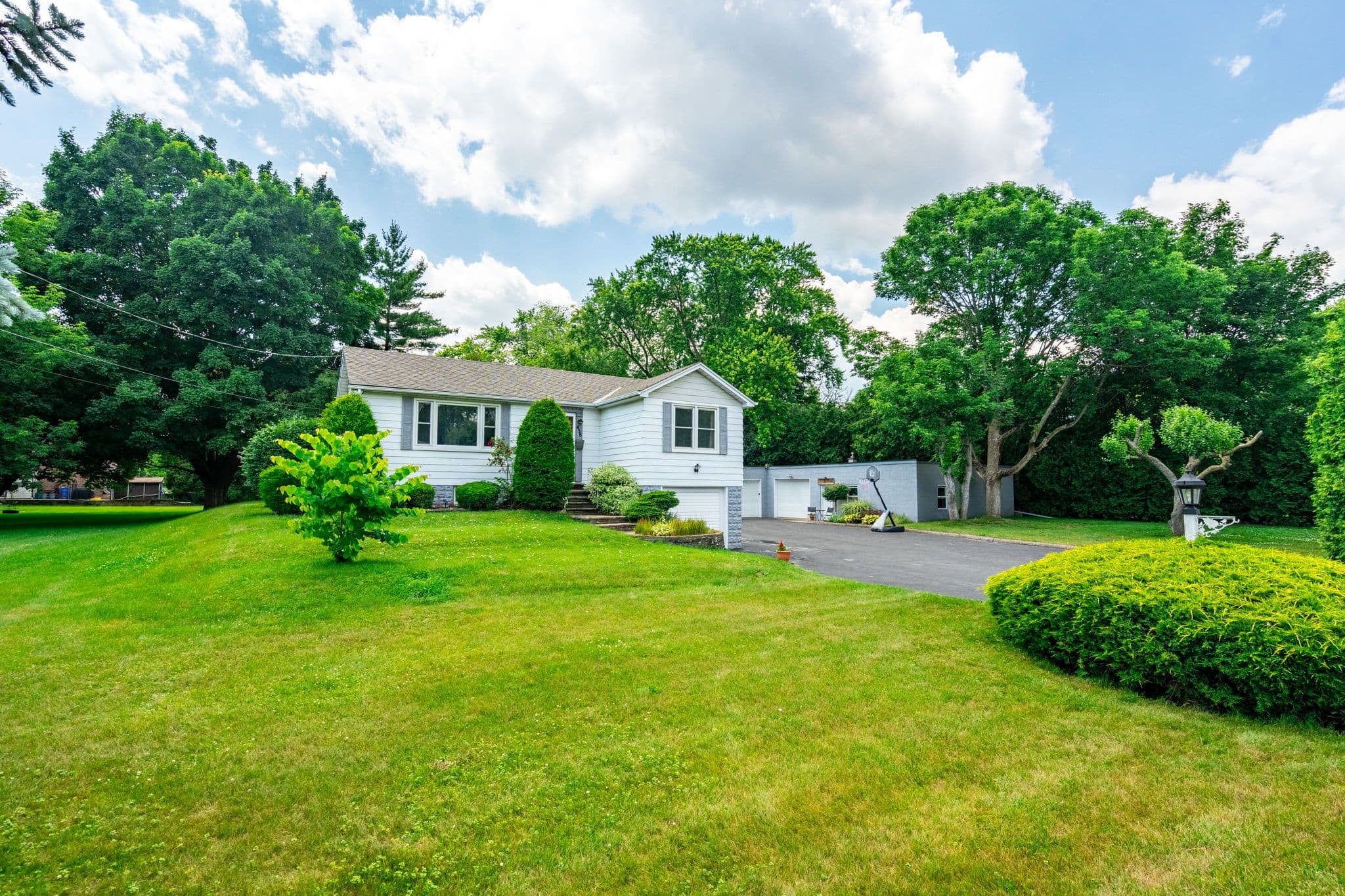 458 Elwood Road, Burlington, ON L7N 3C7