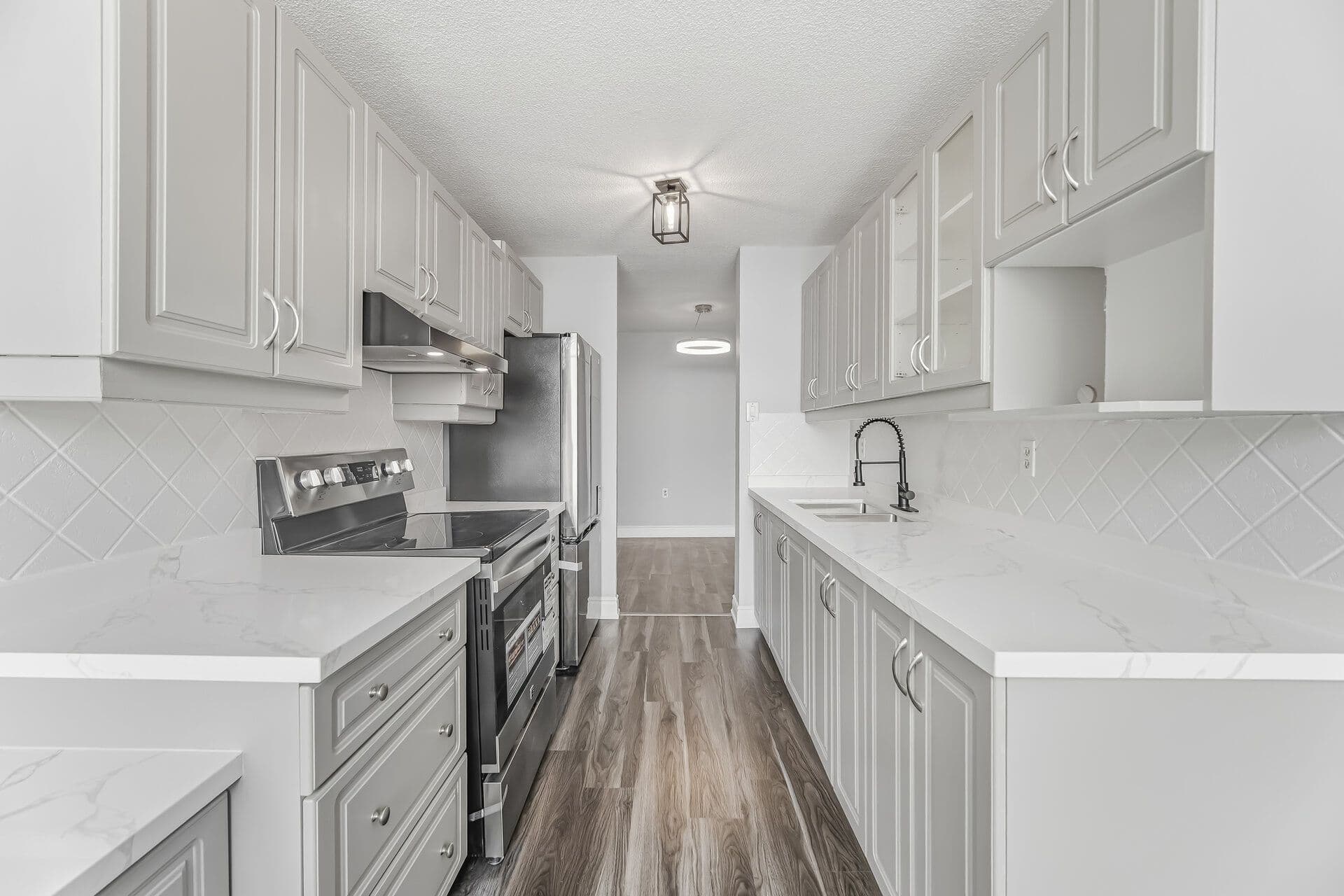 21 KNIGHTSBRIDGE Road 1507, Brampton, ON L6T 3Y1