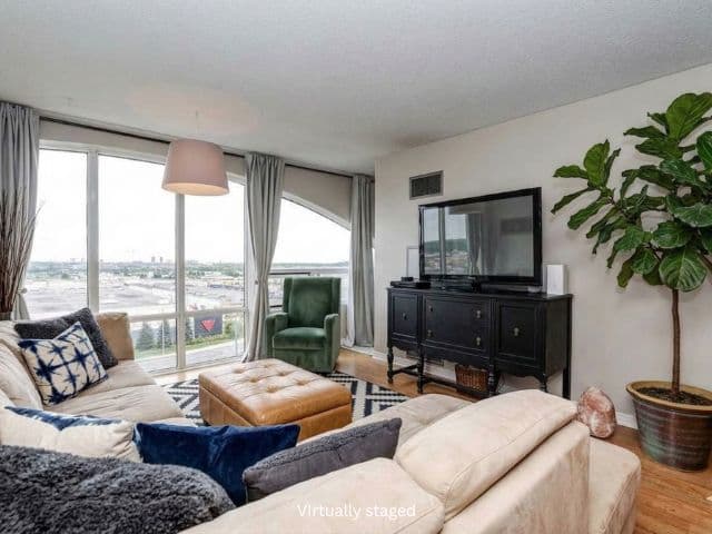 1665 Pickering Parkway 815, Pickering, ON L1V 6L4