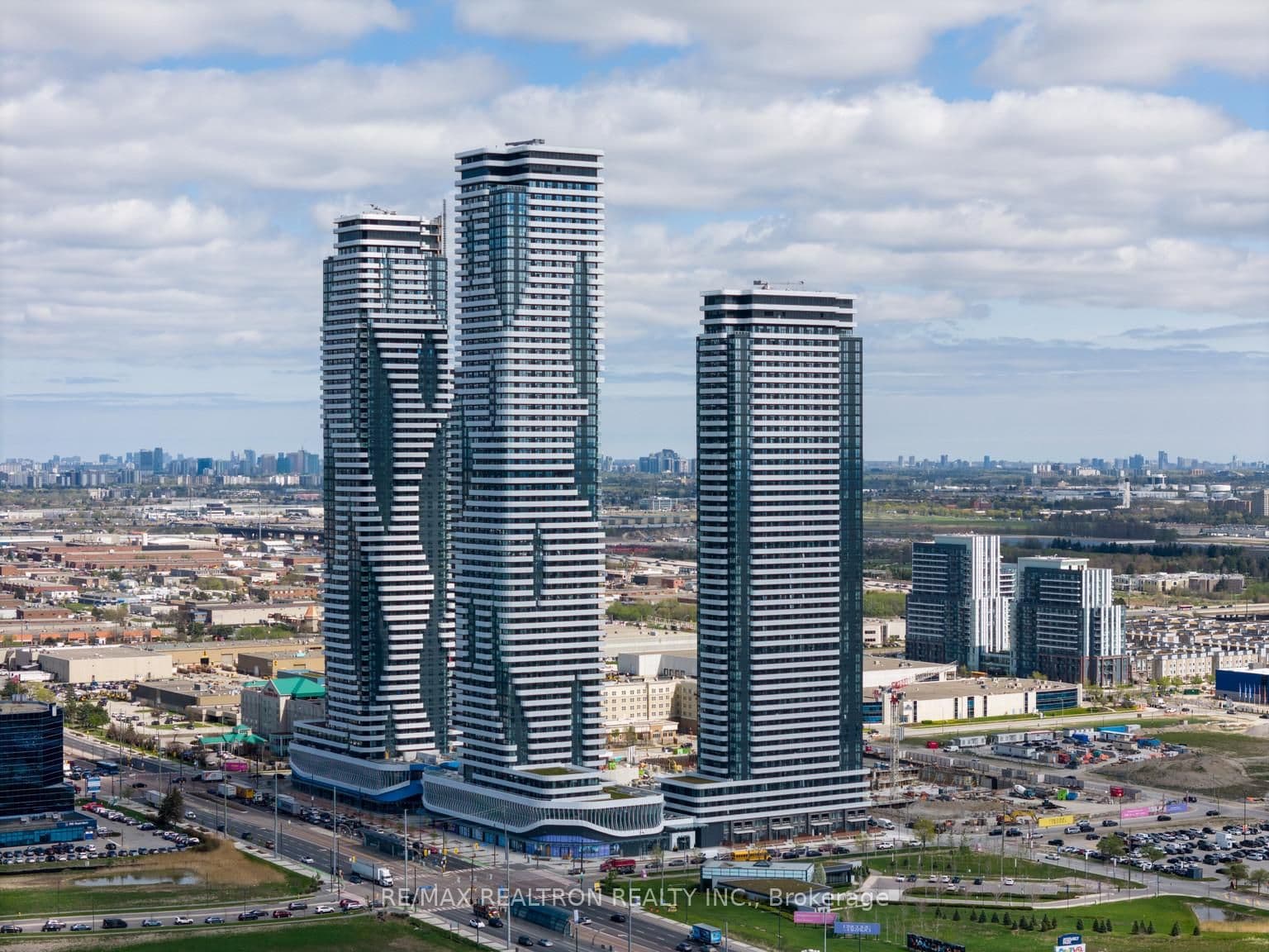 225 Commerce Street E 3501, Vaughan, ON L4K 0R1