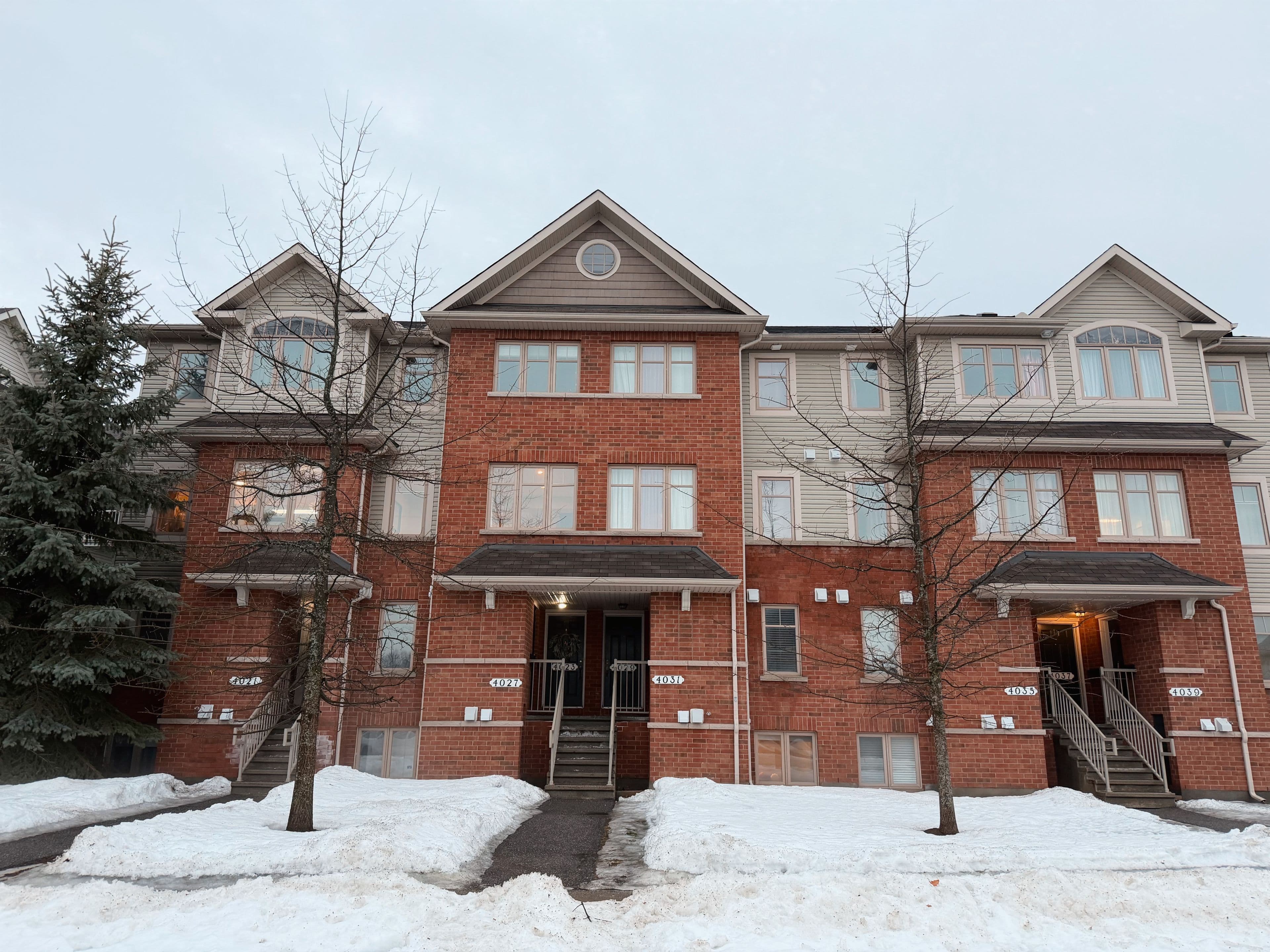 4031 CANYON WALK Drive 10, Blossom Park - Airport and Area, ON K1V 0Z4