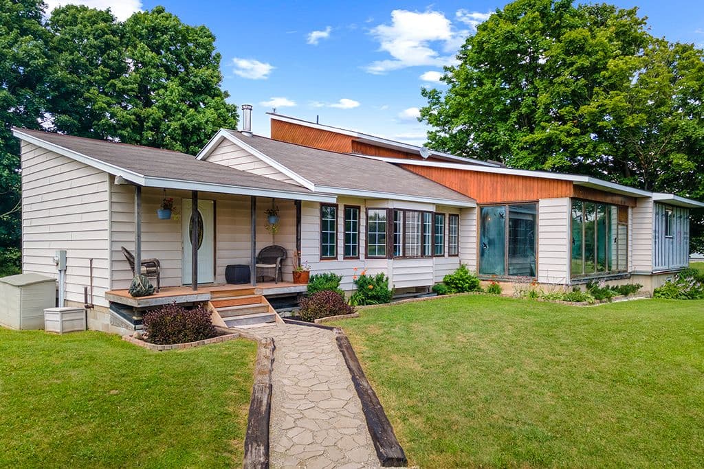 595133 Blind Line, Mono, ON L9W 5N4