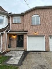 28 Royal Cedar Court, East Gwillimbury, ON L9N 1R7