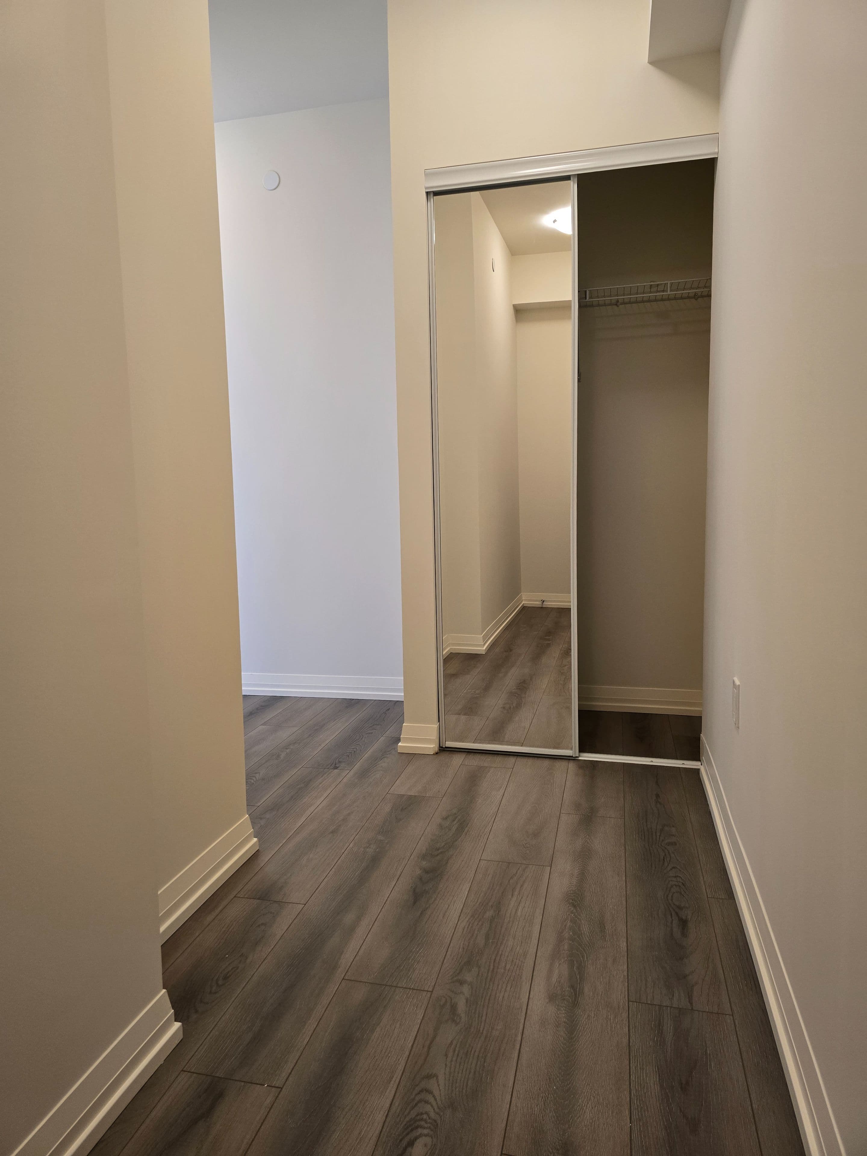 27 Korda Gate 2409, Vaughan, ON L4K 0P6