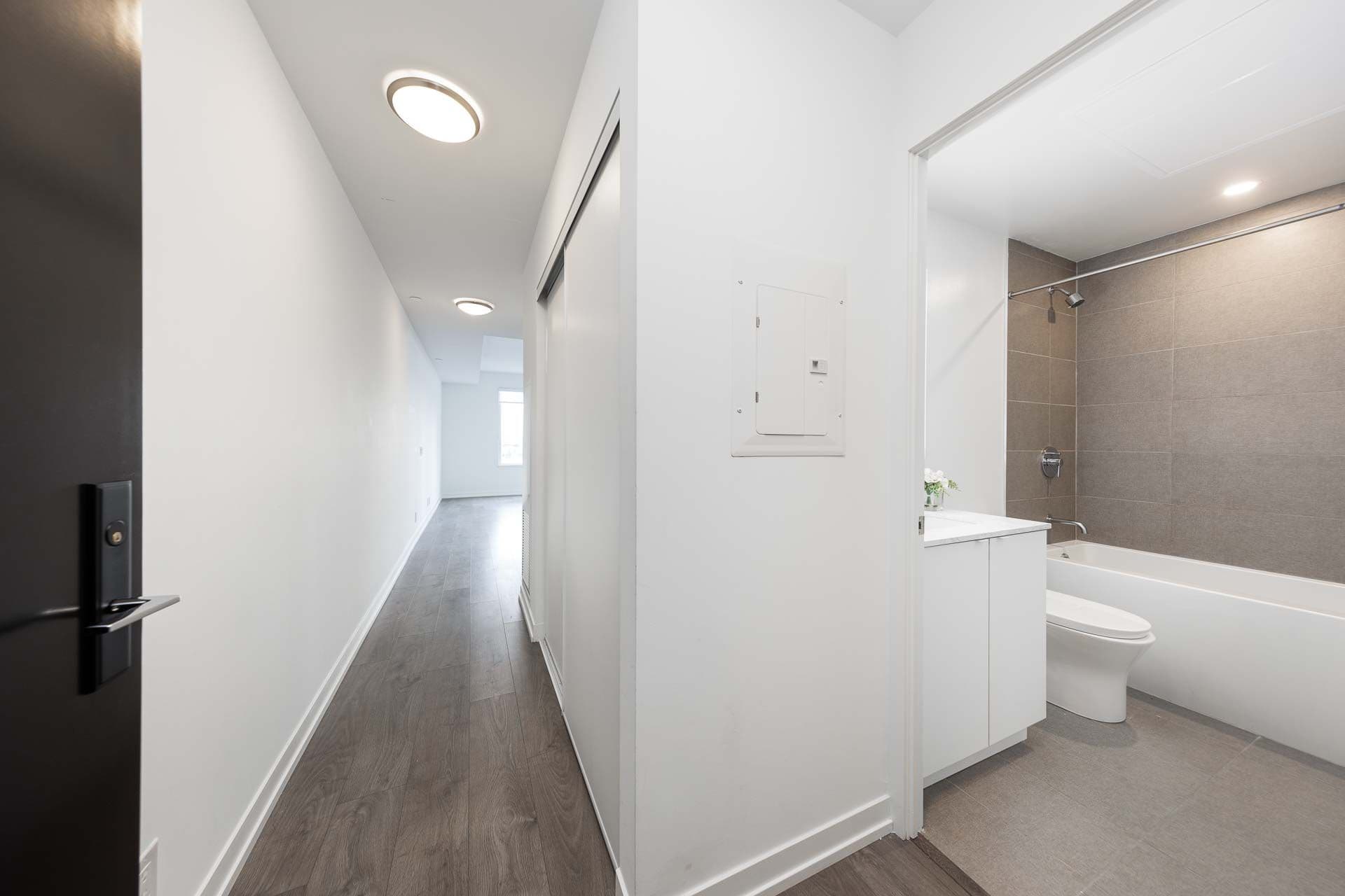 270 Dufferin Street 718, Toronto W01, ON M6K 0H8