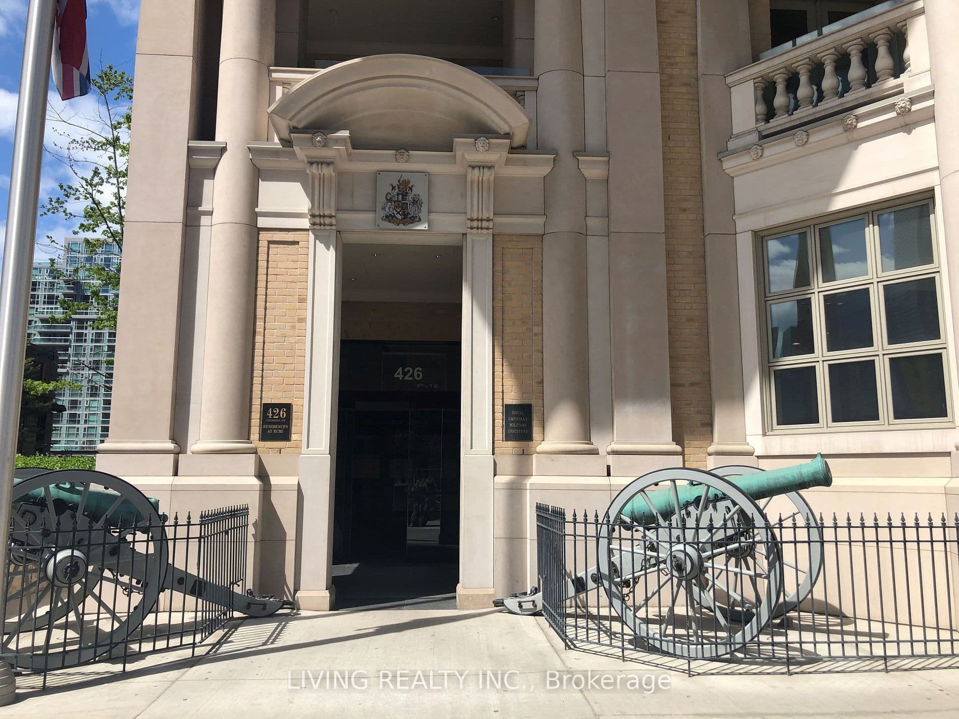 426 University Avenue 801, Toronto C01, ON M5G 1S9