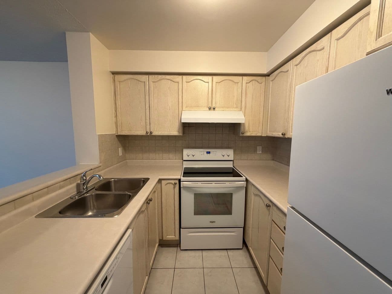 29 Pemberton Avenue 1006, Toronto C14, ON M2M 4L5