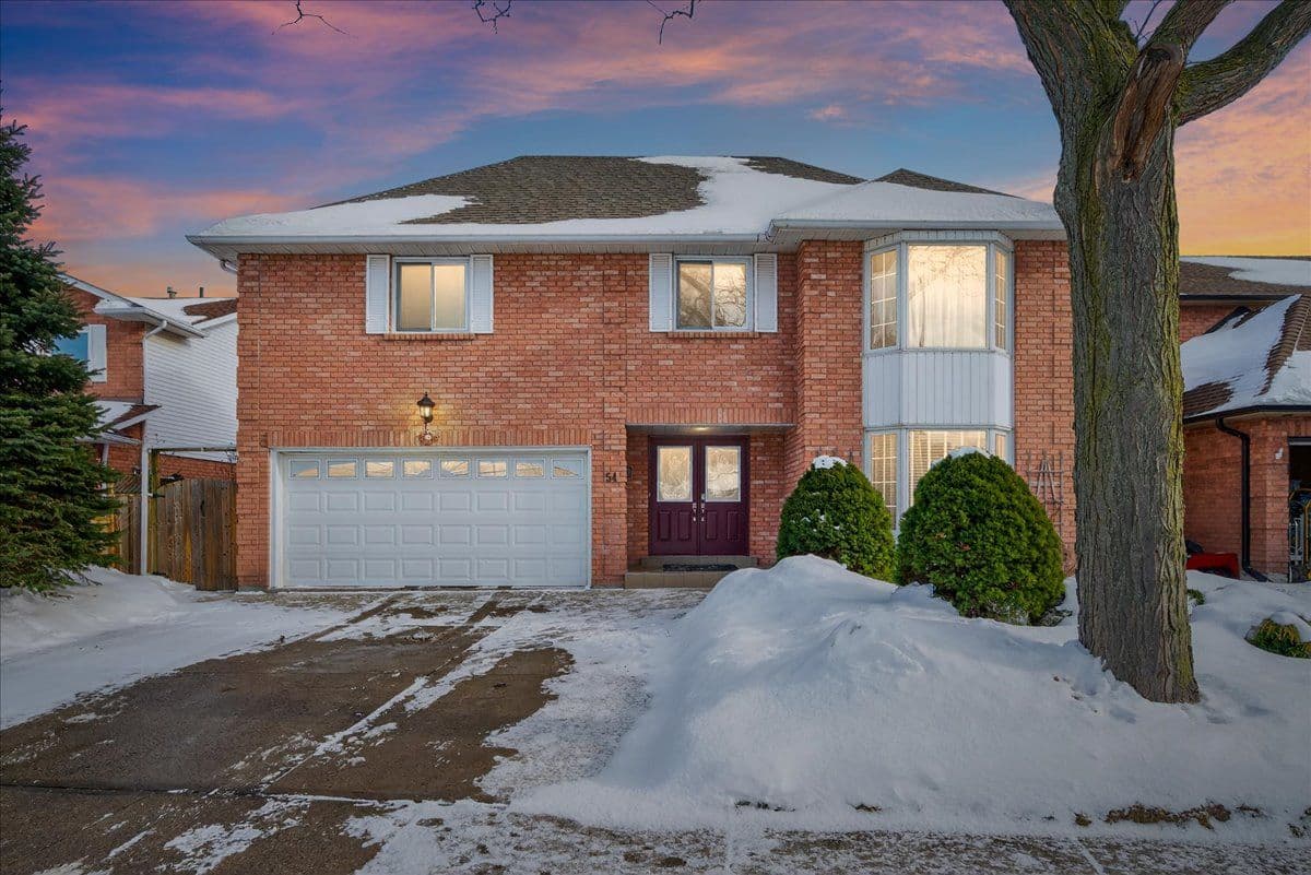 54 GOLDCREST Drive, Hamilton, ON L8G 4T6