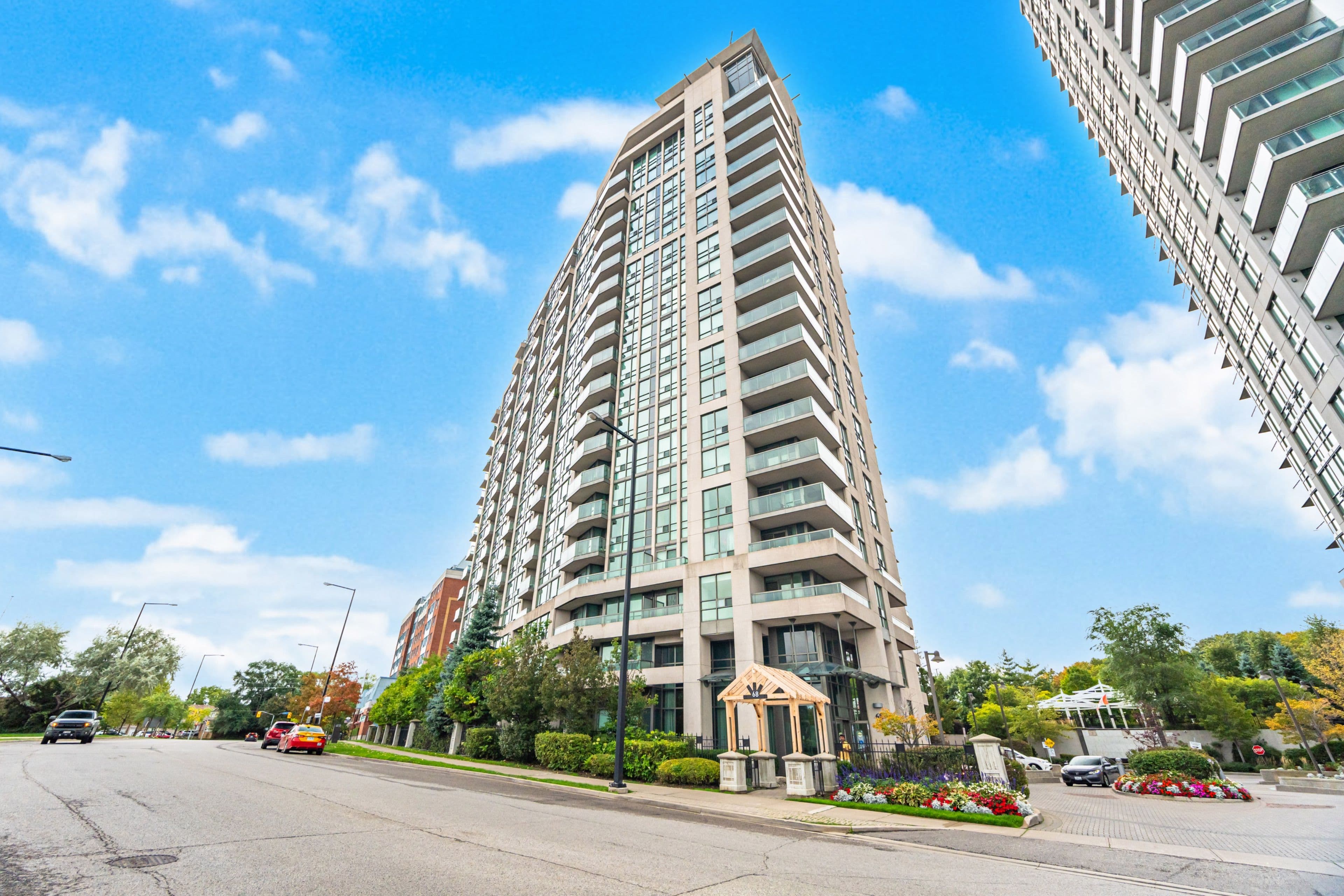 68 Grangeway Avenue 1015, Toronto E09, ON M1H 0A1