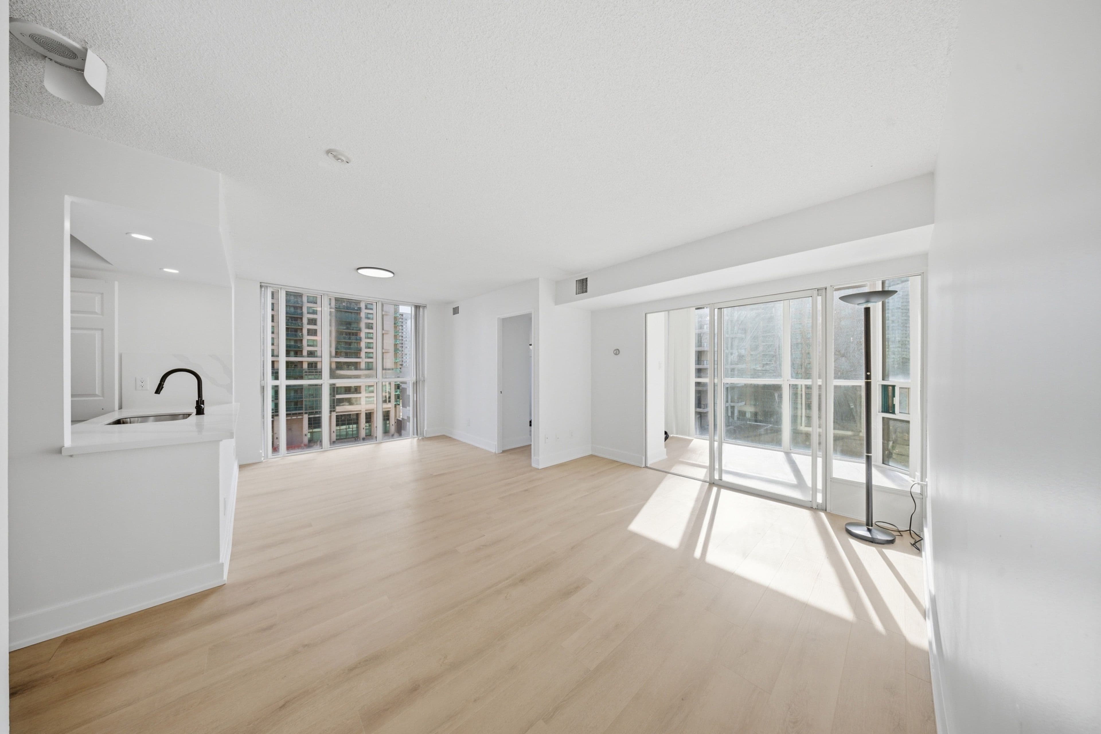 265 Enfield Place 510, Mississauga, ON L5B 3Y7