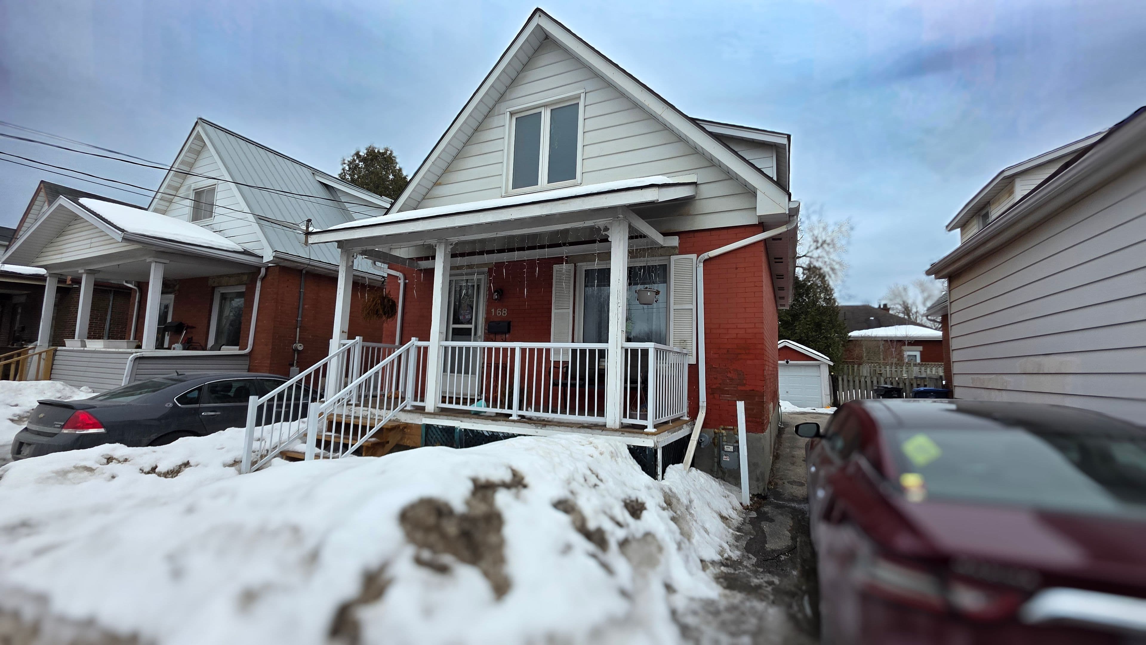 168 Edinburgh Road N, Guelph, ON N1H 5R5