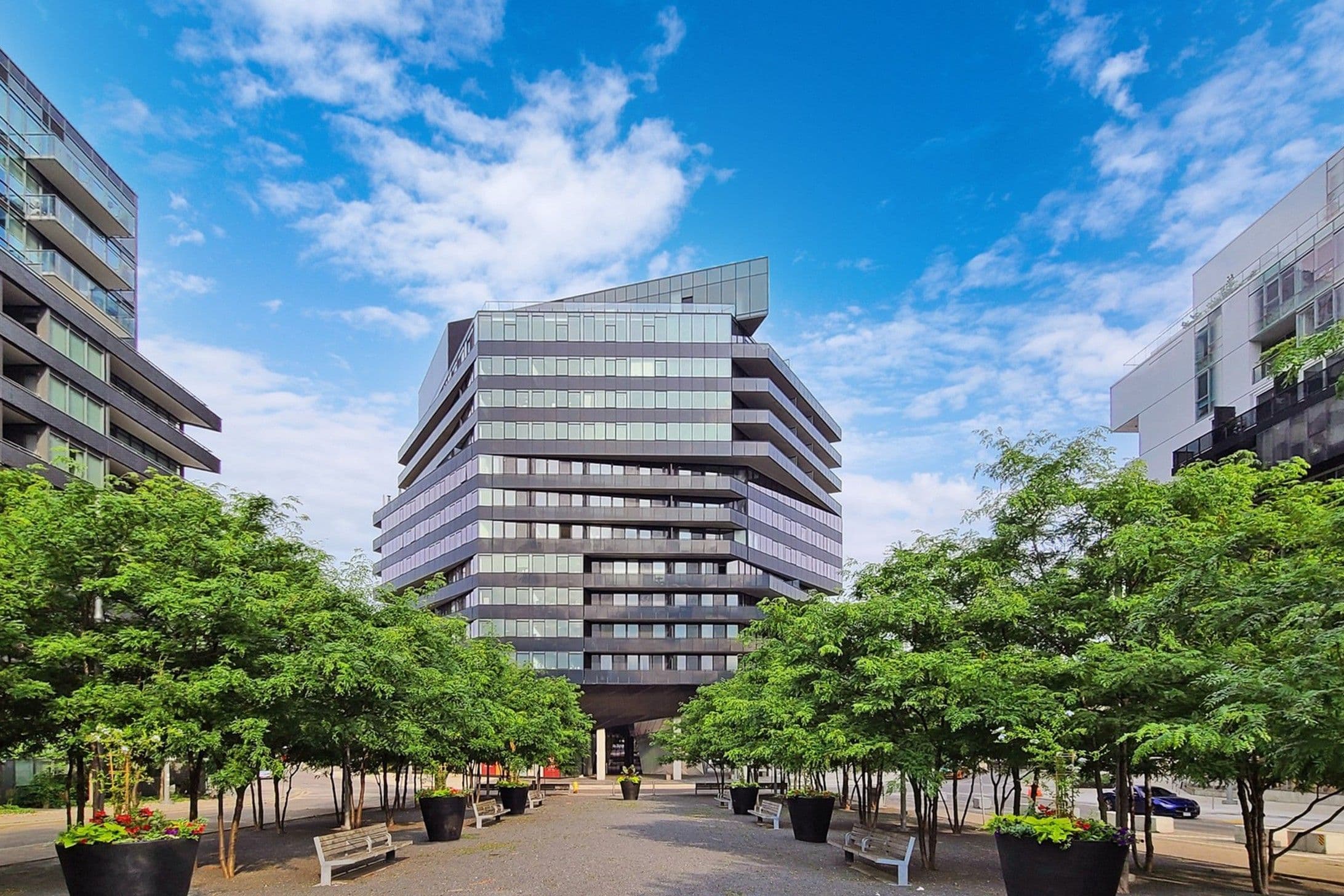 21 Lawren Harris Square 1109, Toronto C08, ON M5A 0T4