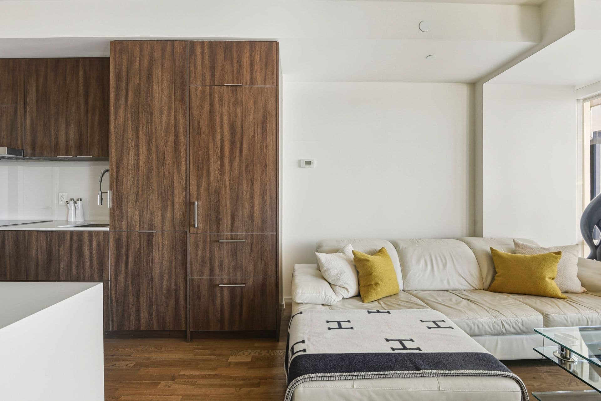 1 Bloor Street E 2712, Toronto C08, ON M4W 0A8