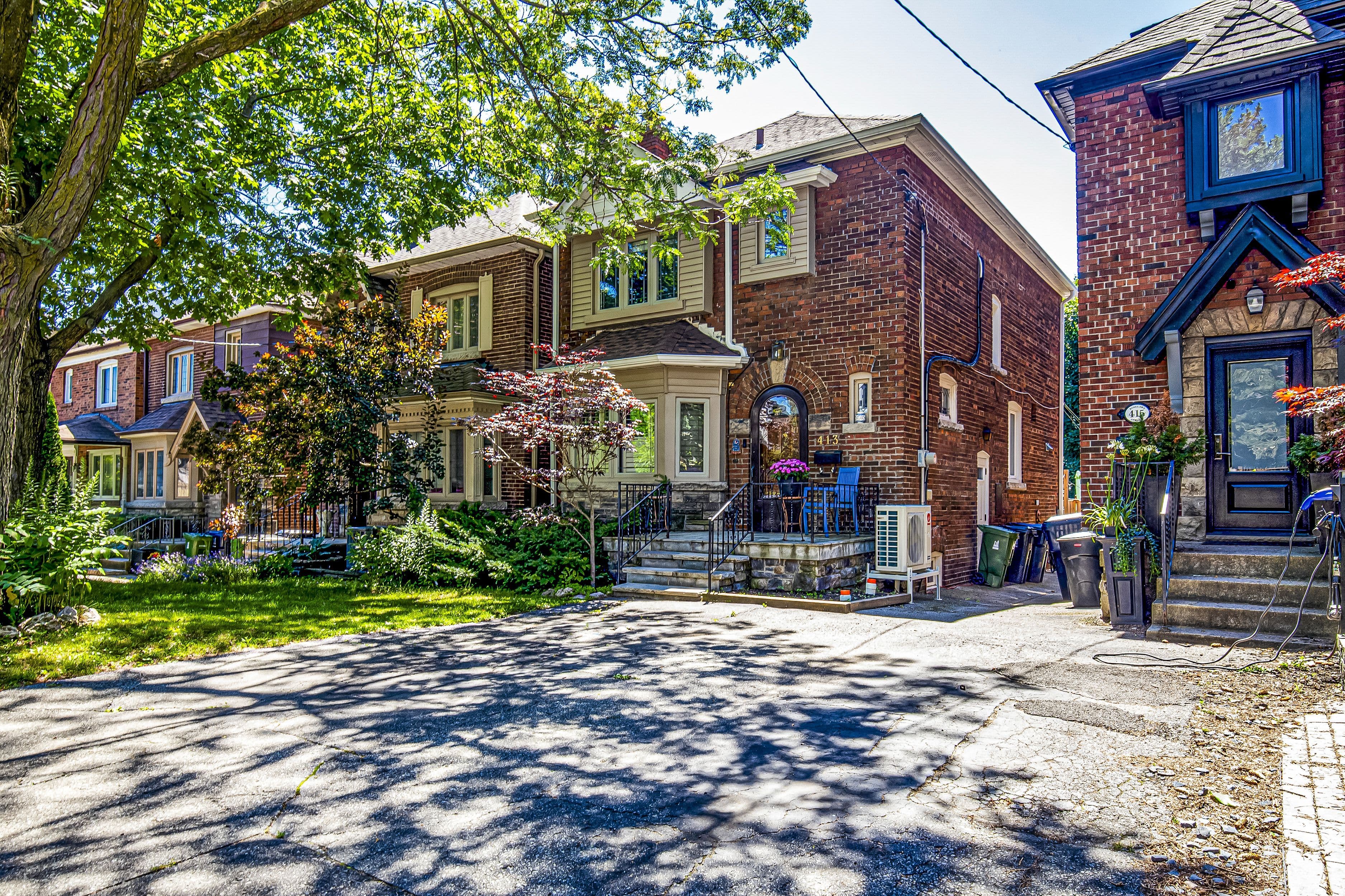 413 Roselawn Avenue, Toronto C04, ON M5N 1J9
