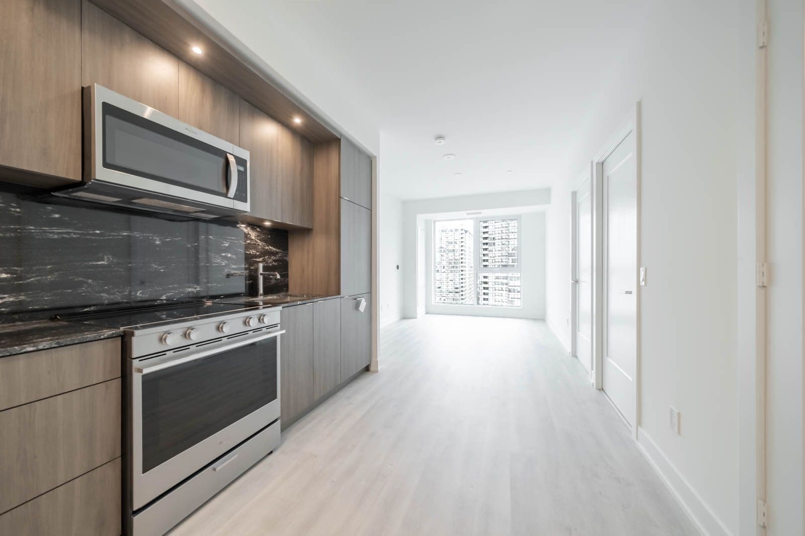 25 Cordova Avenue 1214, Toronto W08, ON M9A 0E5