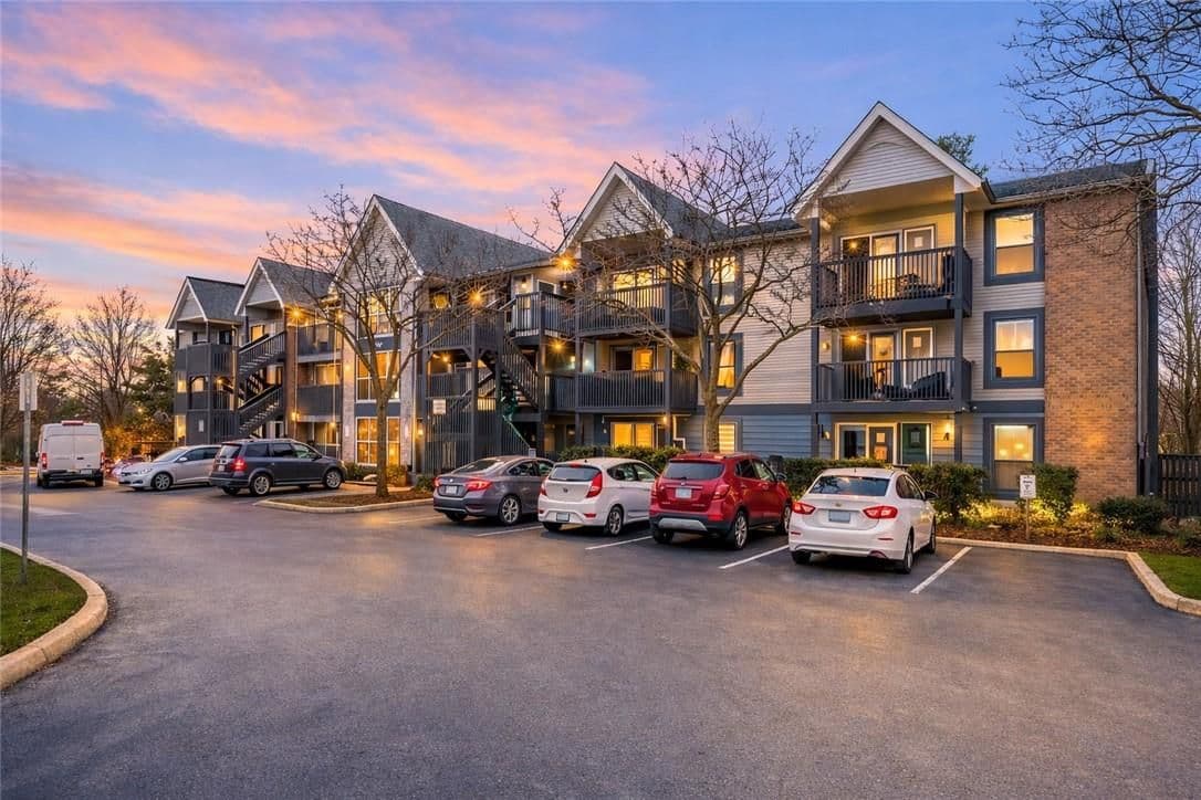 2030 Cleaver Avenue 222, Burlington, ON L7M 4C3