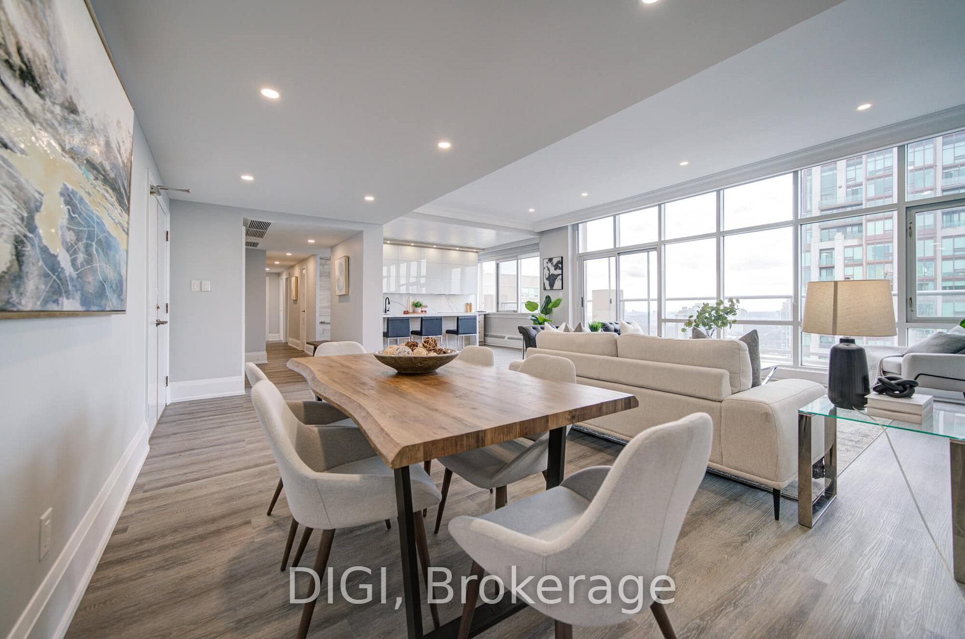 400 Walmer Road PH24, Toronto C03, ON M5P 2X7