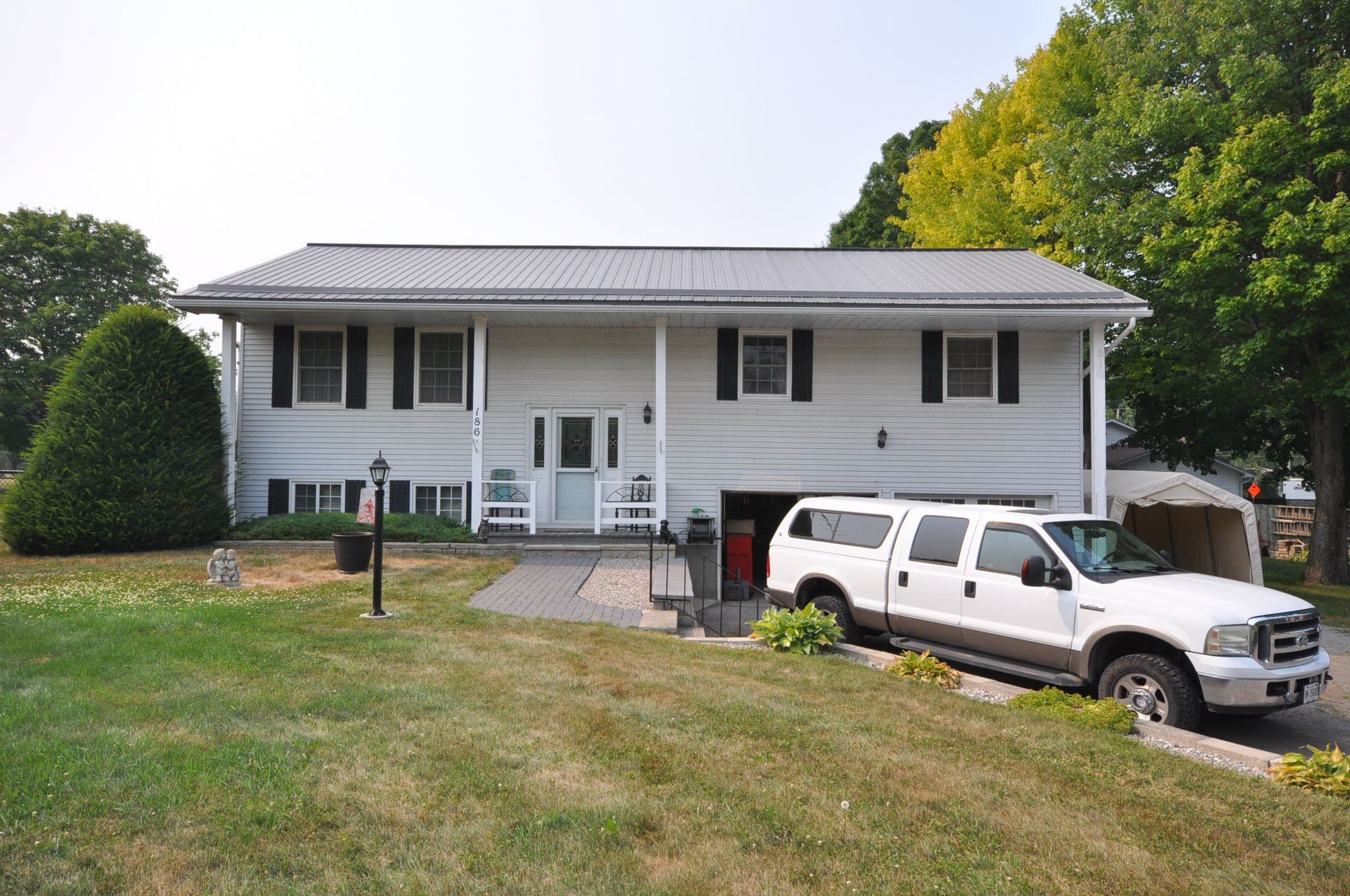 186 Golf Club Road N, Rideau Lakes, ON K7A 4S5