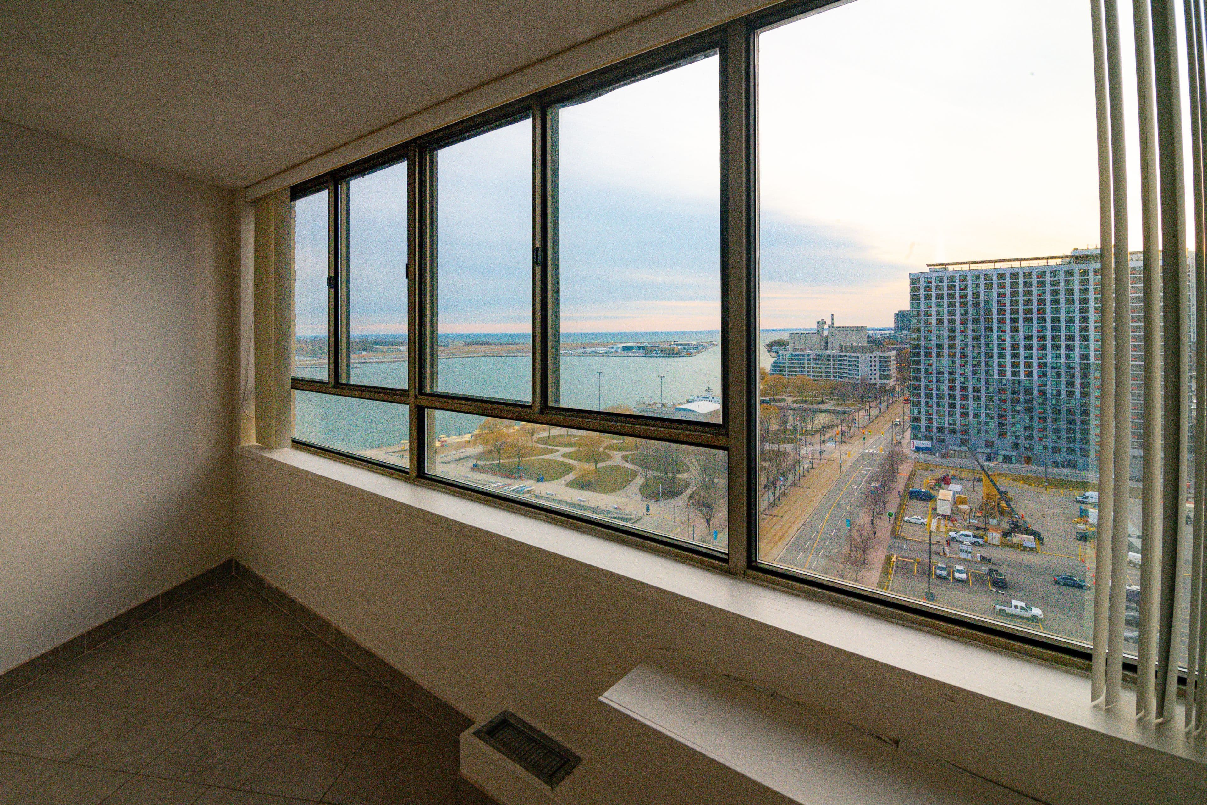 270 Queens Quay W 1504, Toronto C01, ON M5J 2N4