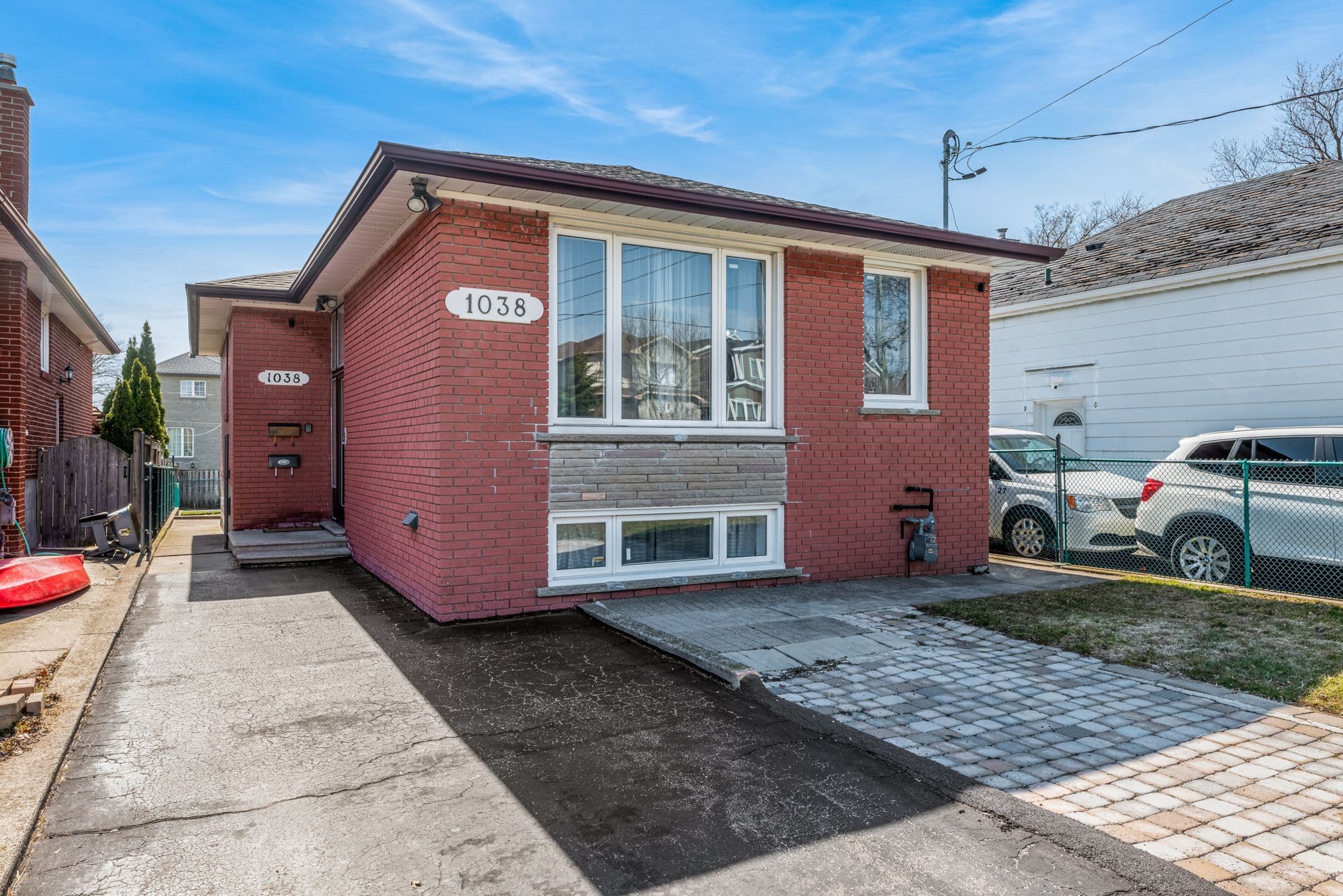 1038 Alexandra Avenue, Mississauga, ON L5E 1Z8