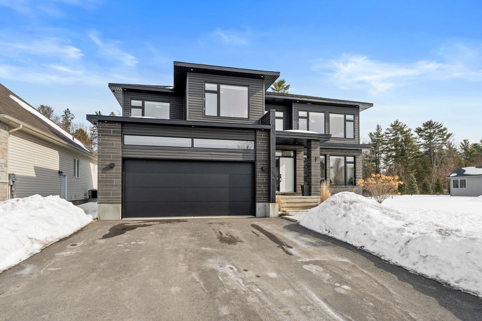 195 Charlies Lane, Carp - Huntley Ward, ON K0A 1L0