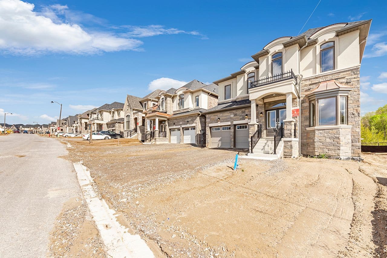 45 Raspberry Ridge Avenue, Caledon, ON L7C 4M9