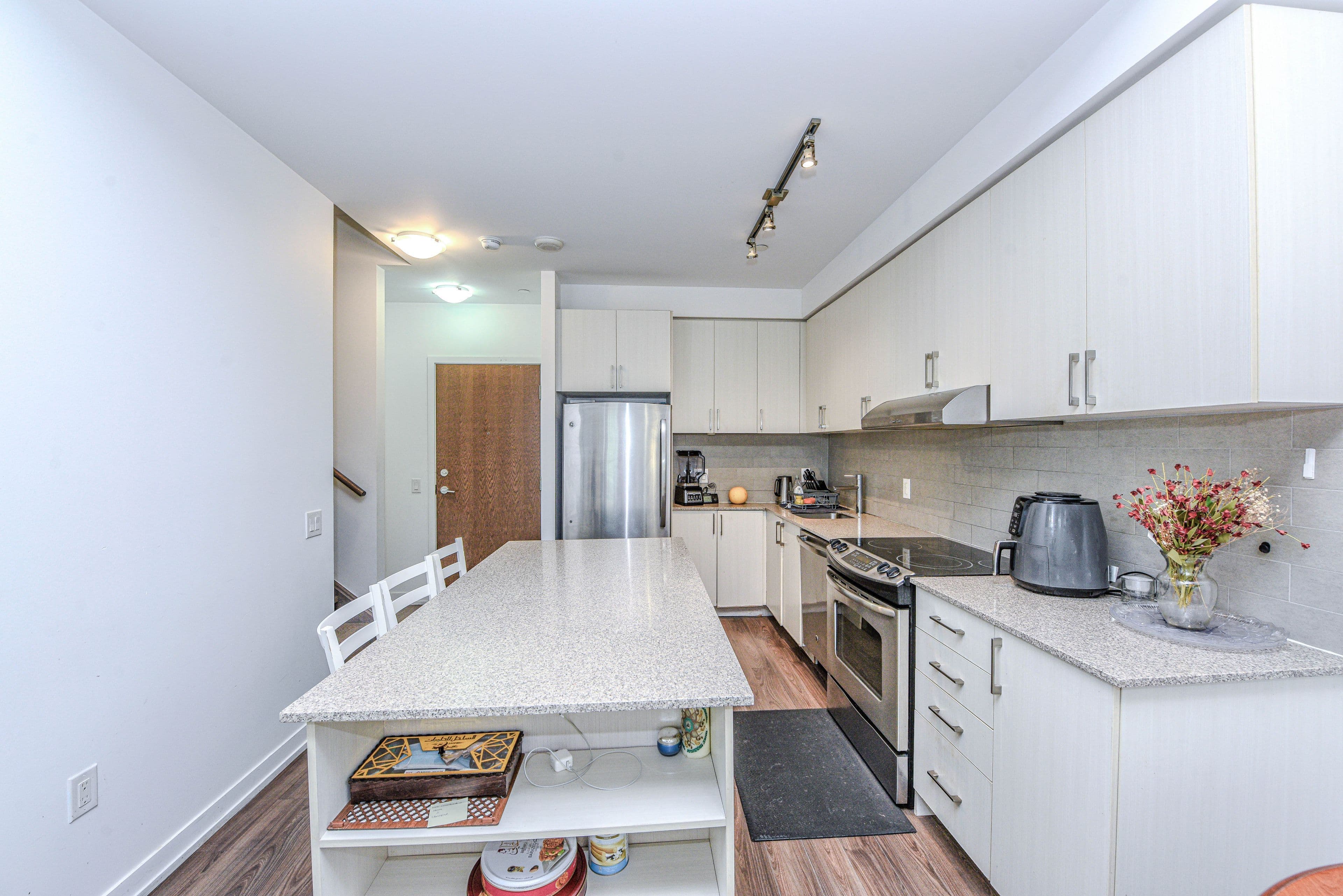 2560 Eglinton Avenue 103, Mississauga, ON L5M 0Y3